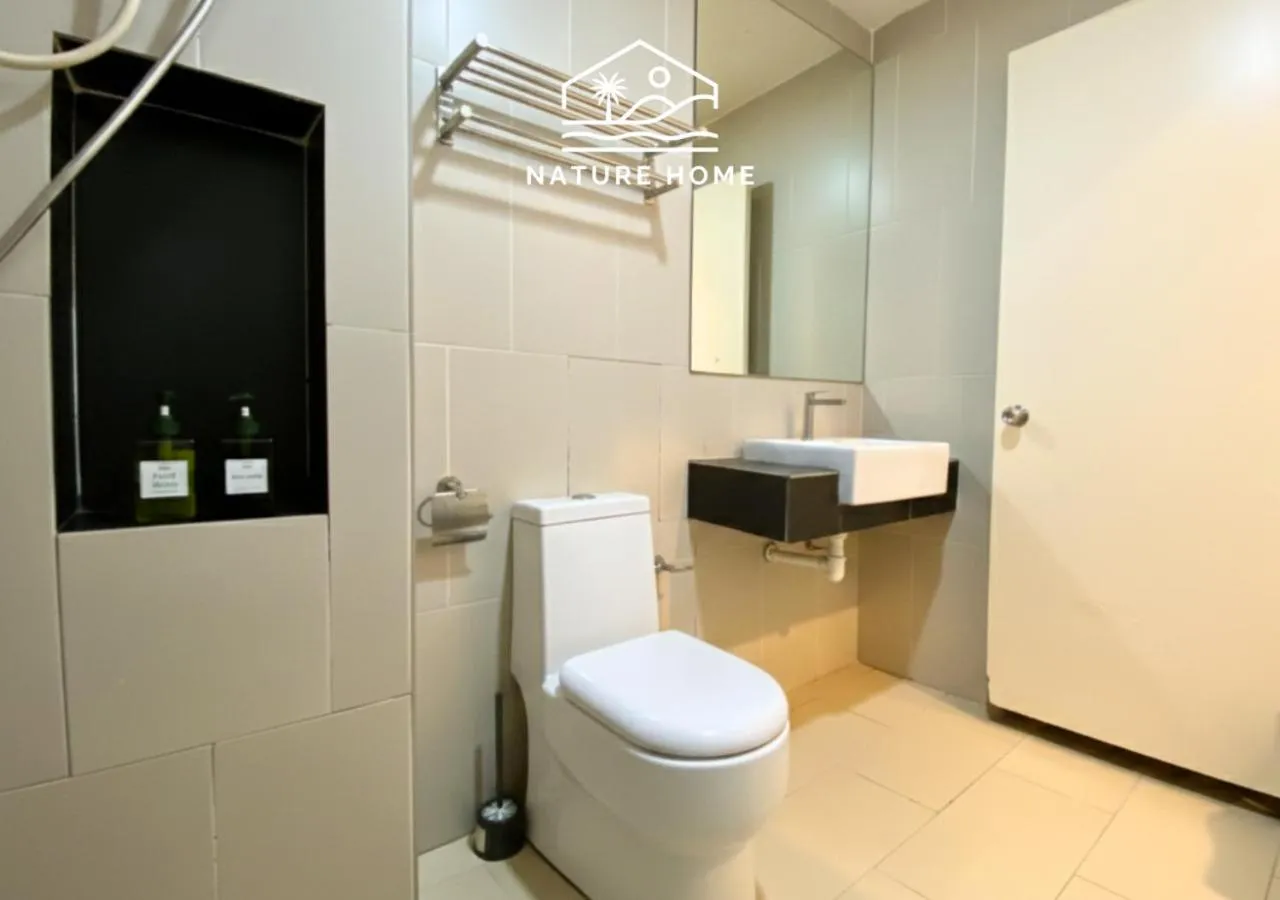 Shower in Nature Home - Swiss Garden Resort Residences - Weekend Free Breakfast