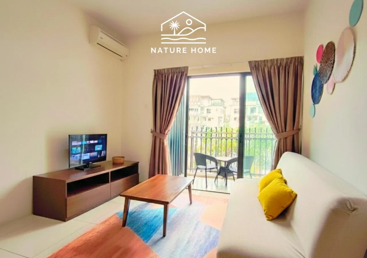 TV and multimedia in Nature Home - Swiss Garden Resort Residences - Weekend Free Breakfast