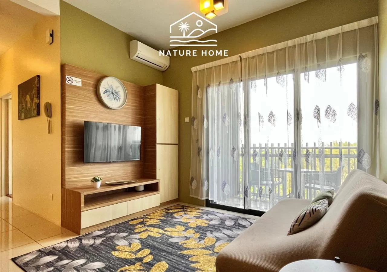 TV and multimedia in Nature Home - Swiss Garden Resort Residences - Weekend Free Breakfast