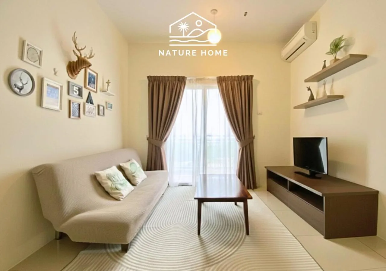 TV and multimedia, Bed in Nature Home - Swiss Garden Resort Residences - Weekend Free Breakfast