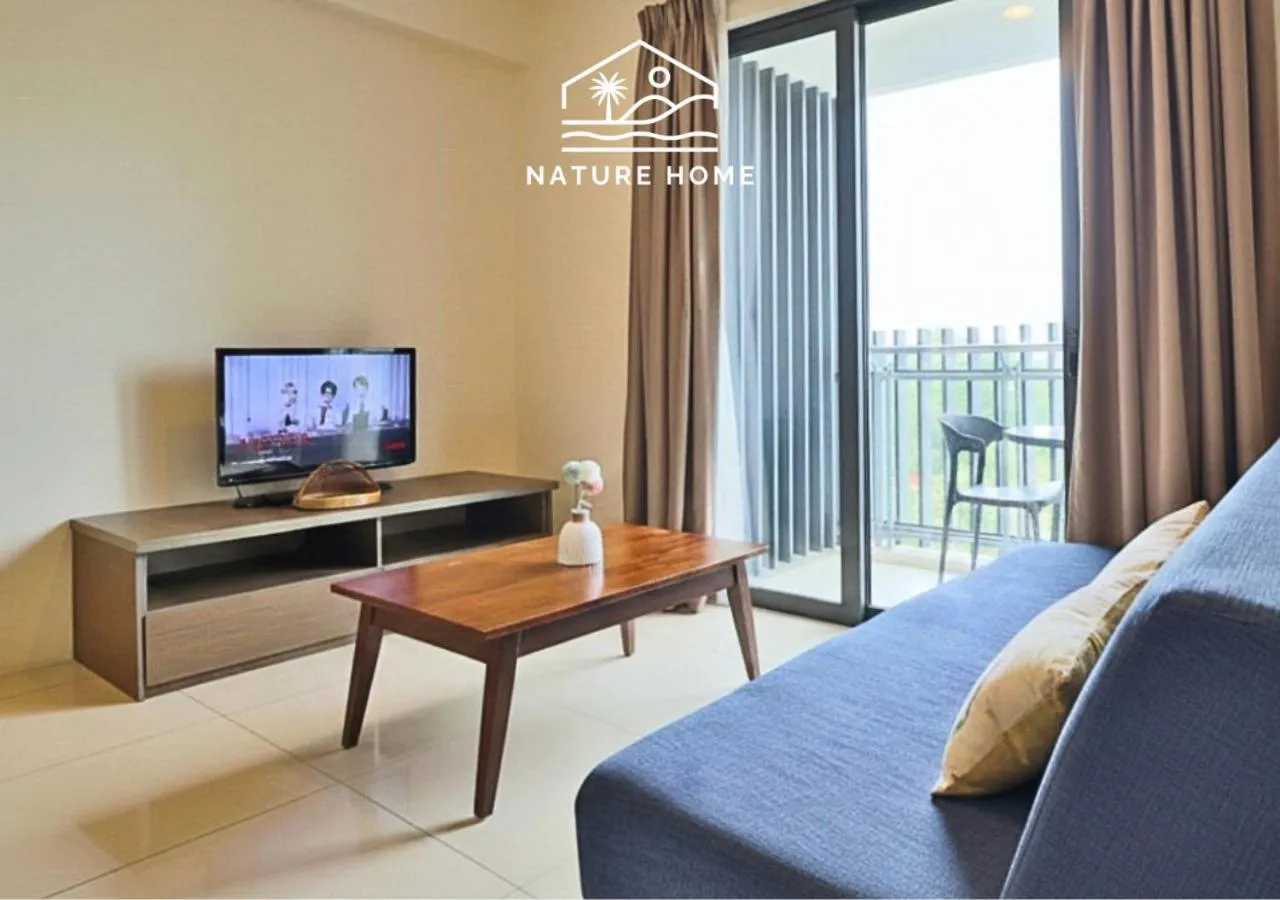TV and multimedia in Nature Home - Swiss Garden Resort Residences - Weekend Free Breakfast
