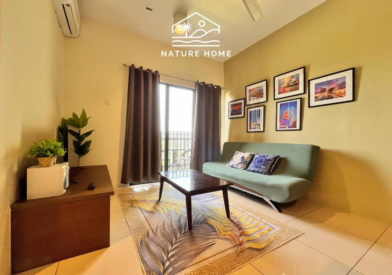 TV and multimedia in Nature Home - Swiss Garden Resort Residences - Weekend Free Breakfast