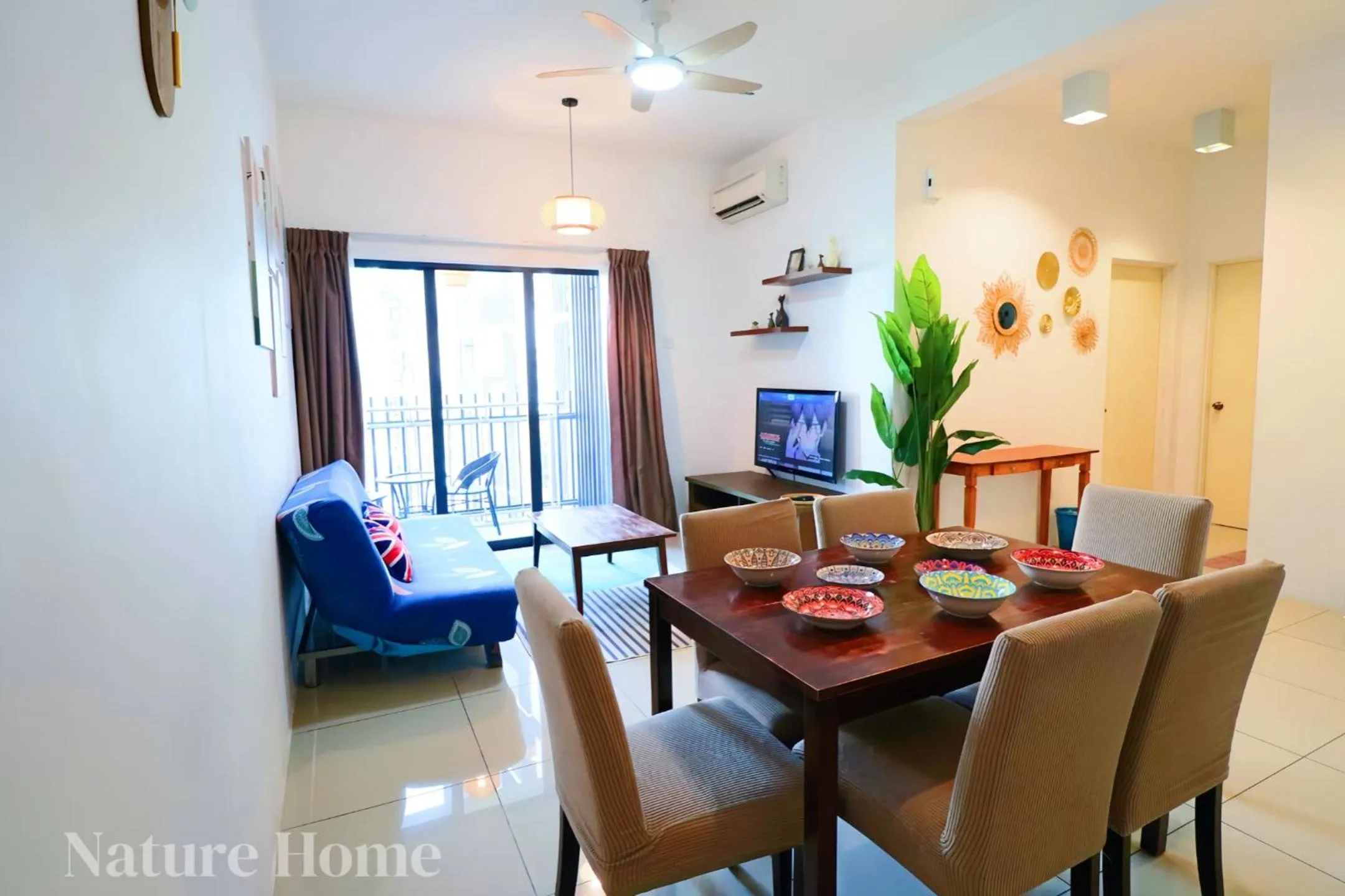 TV and multimedia in Nature Home - Swiss Garden Resort Residences - Weekend Free Breakfast