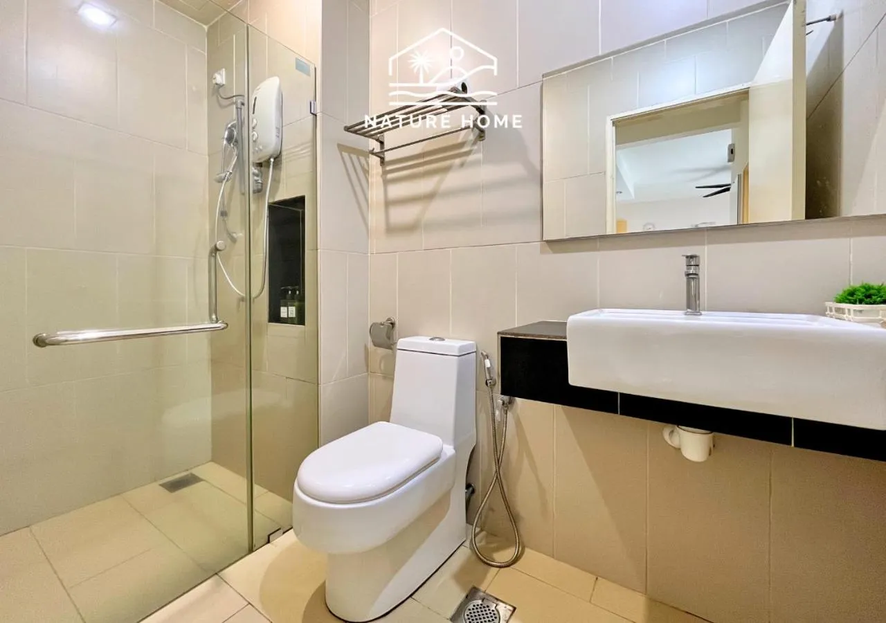 Shower in Nature Home - Swiss Garden Resort Residences - Weekend Free Breakfast