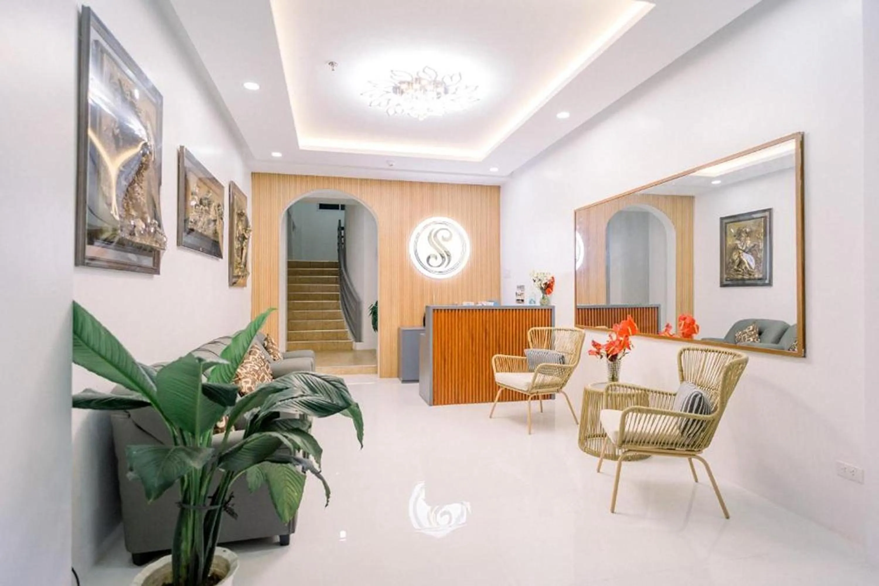 Lobby or reception in Spotlight Hotel near Hundred Islands Wharf