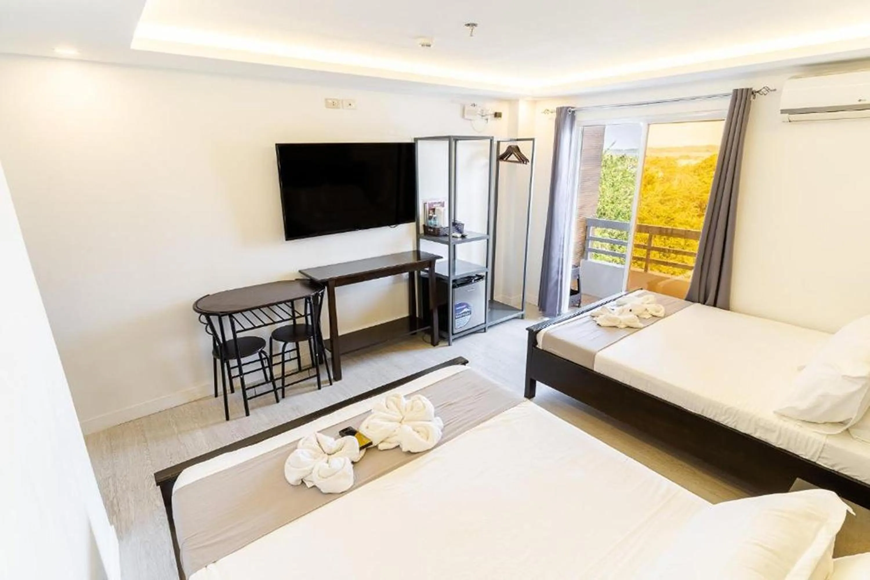 Bedroom in Spotlight Hotel near Hundred Islands Wharf