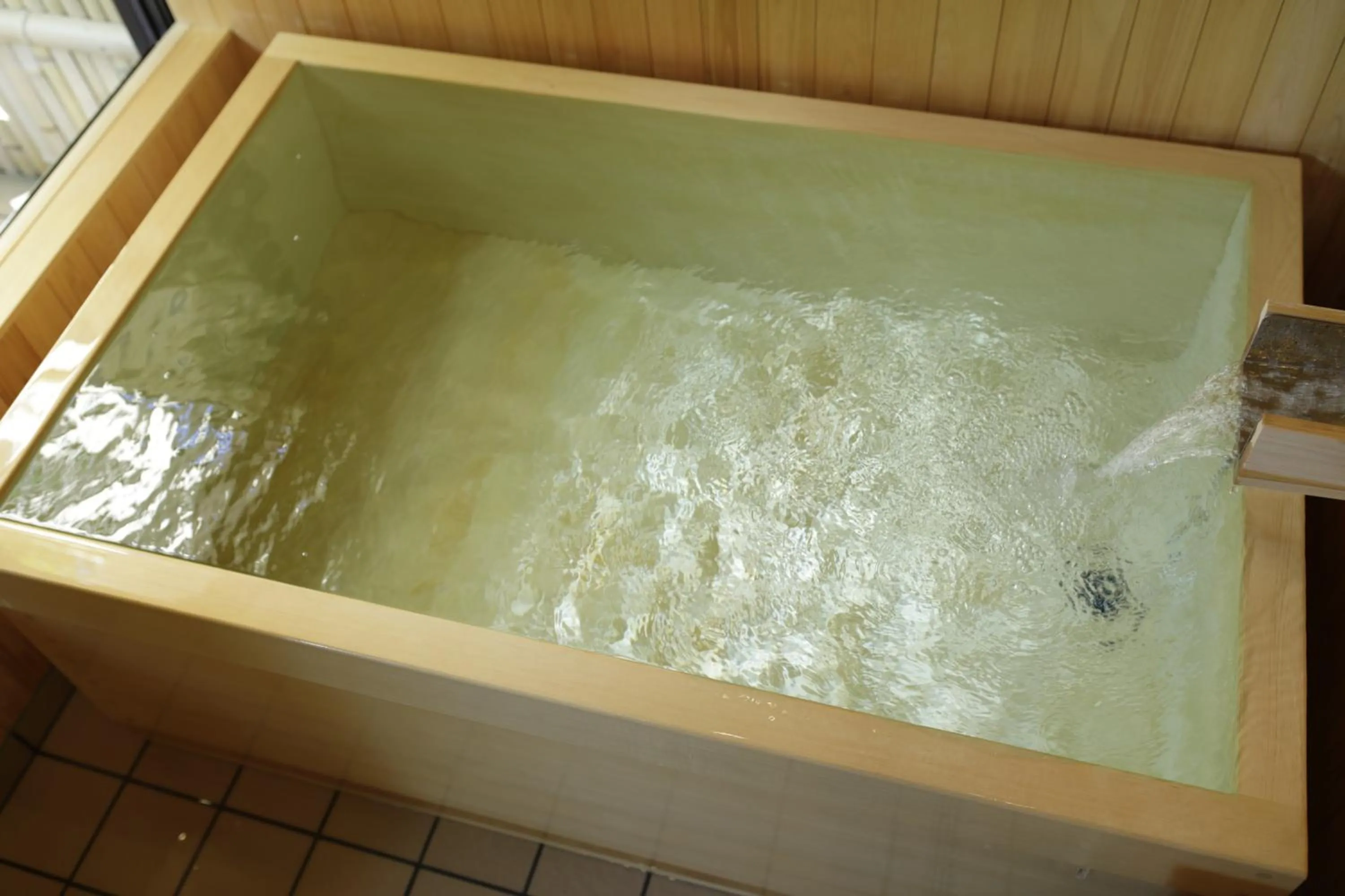 Spa and wellness centre/facilities in Hachikan