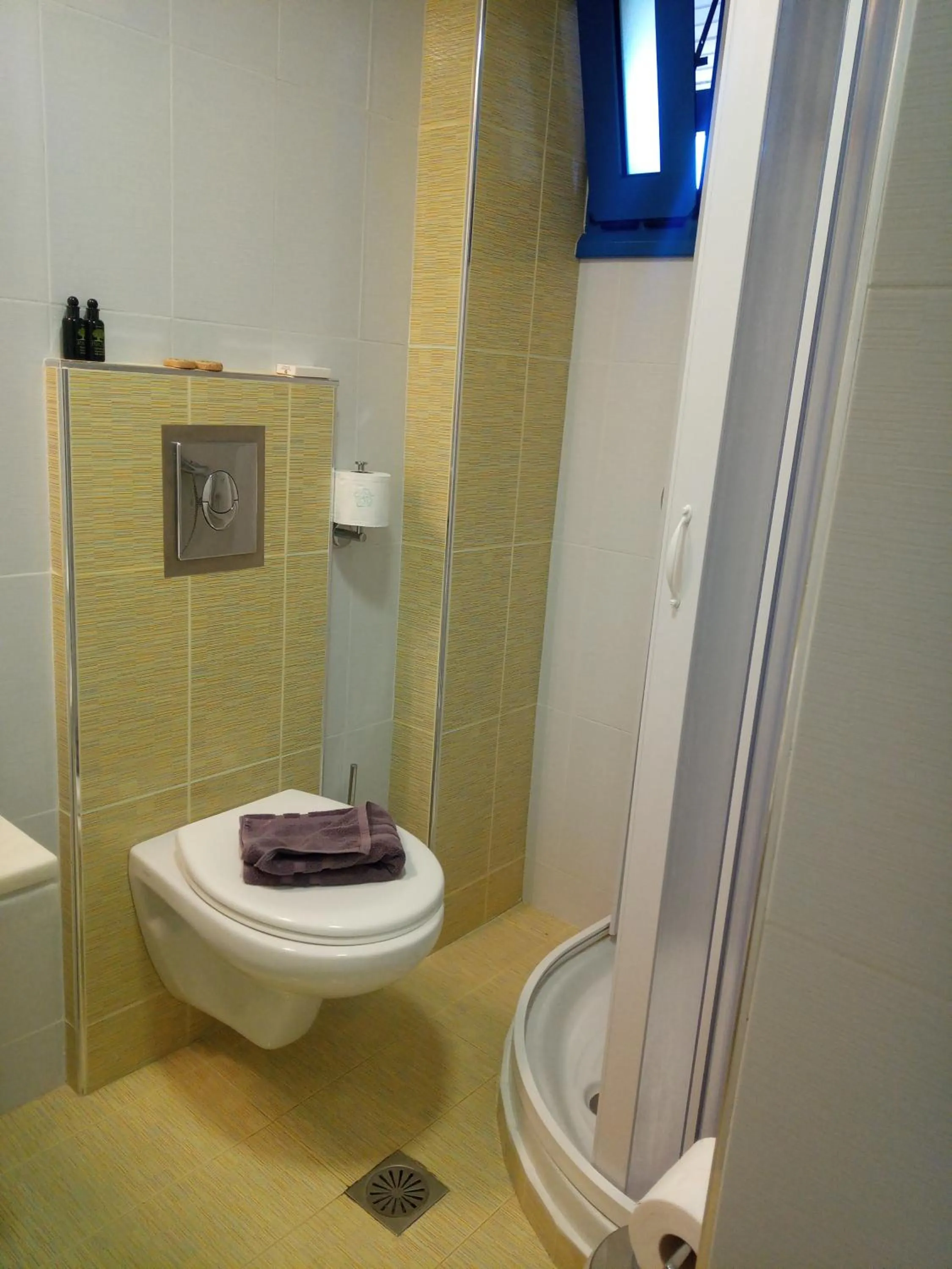 Bathroom in Horizon Beach Hotel