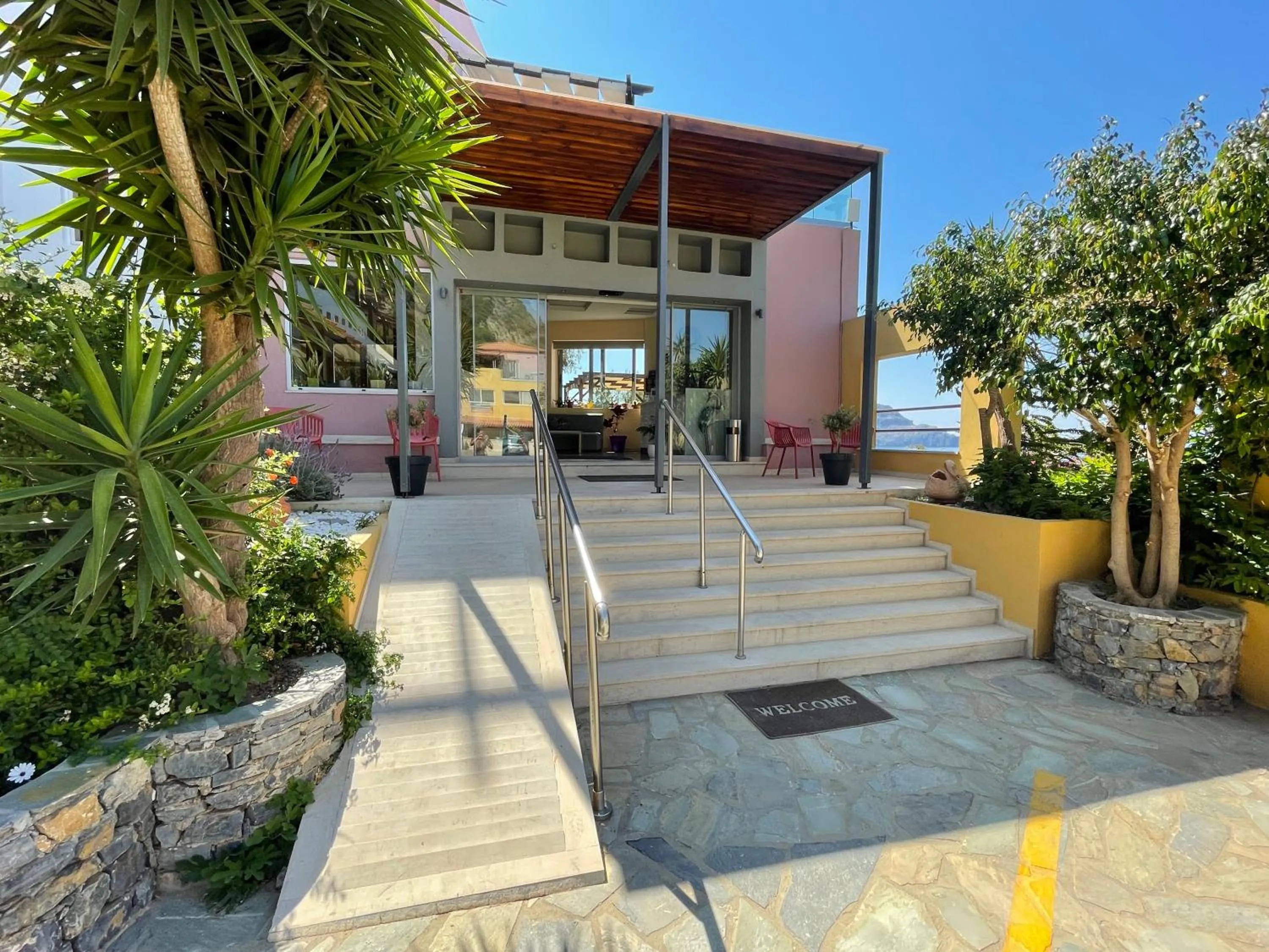 Facade/entrance in Horizon Beach Hotel