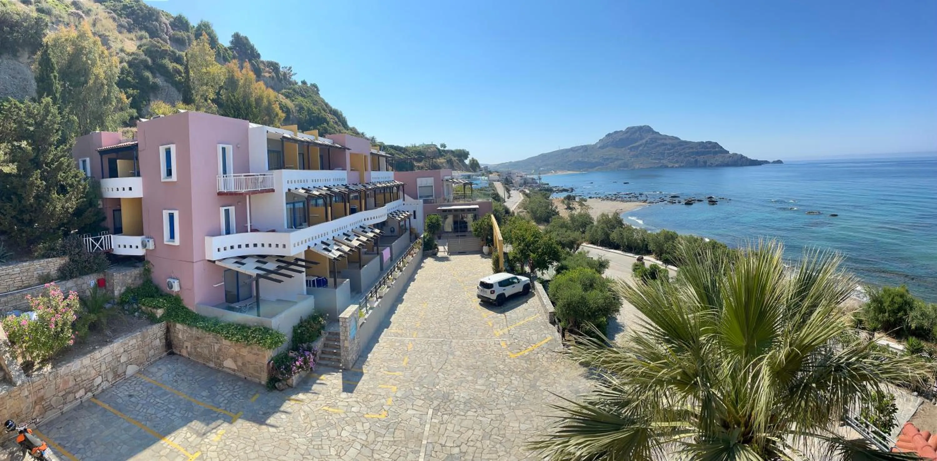 Property building in Horizon Beach Hotel