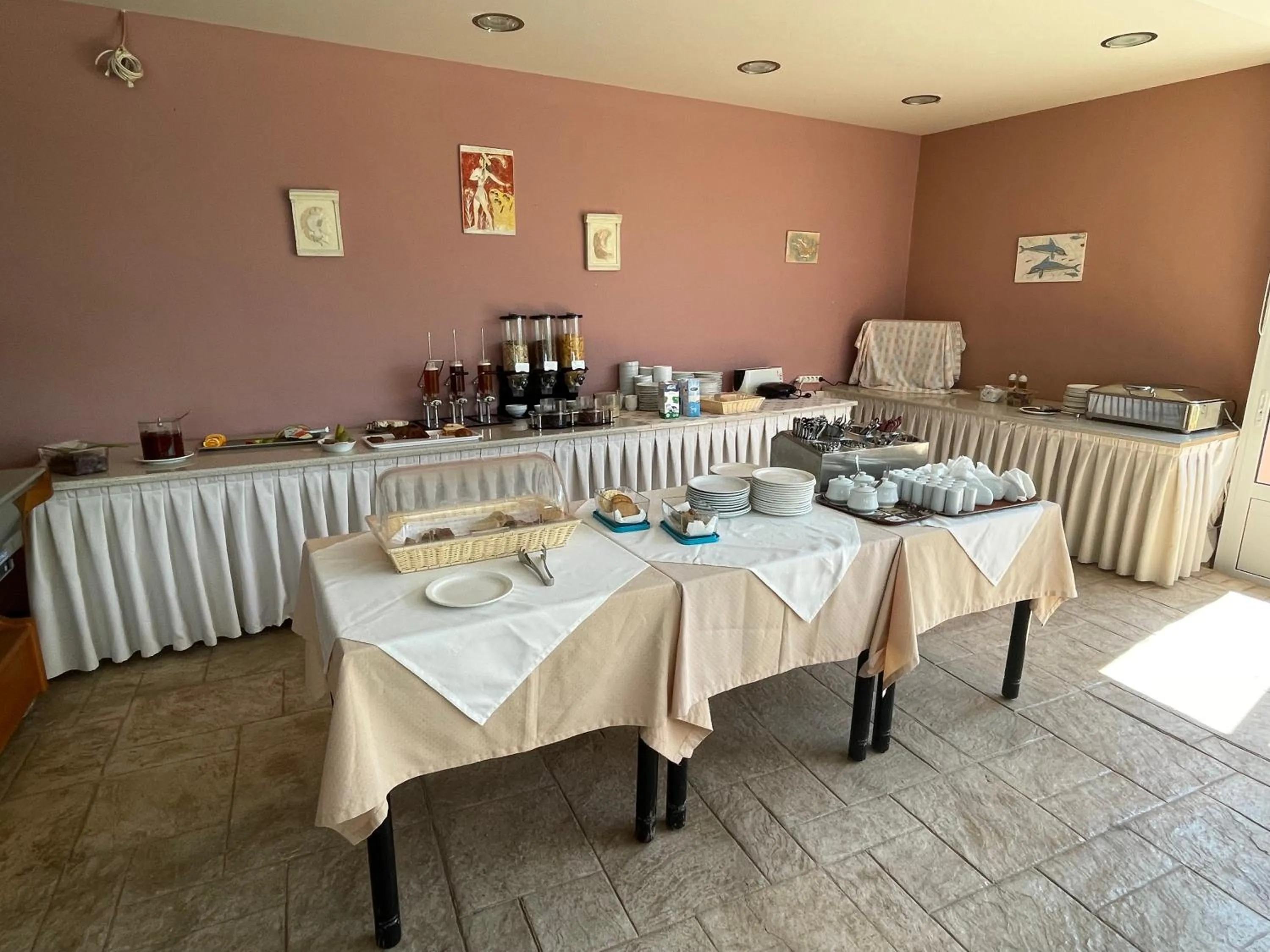 Breakfast in Horizon Beach Hotel