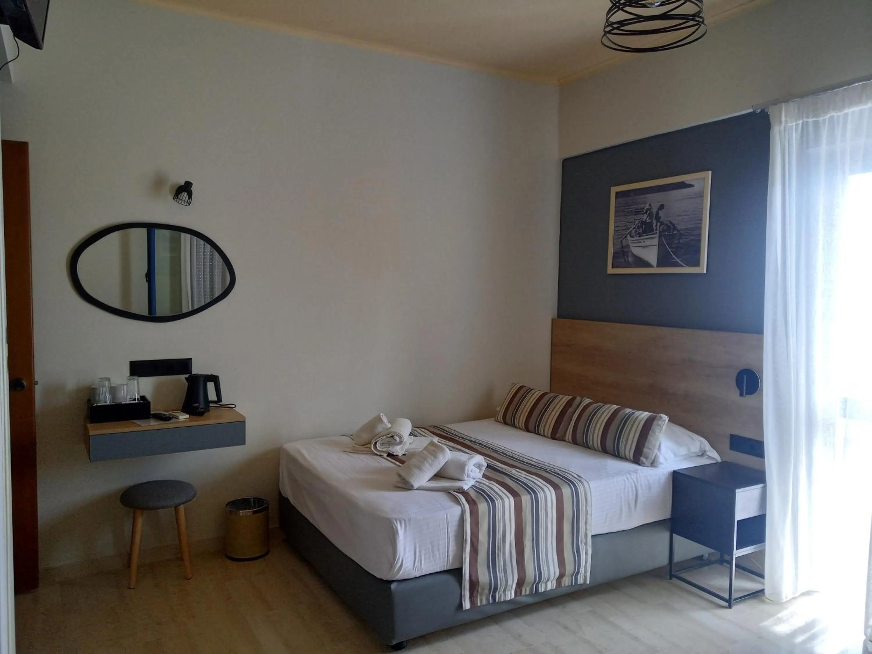 Bedroom, Bed in Horizon Beach Hotel