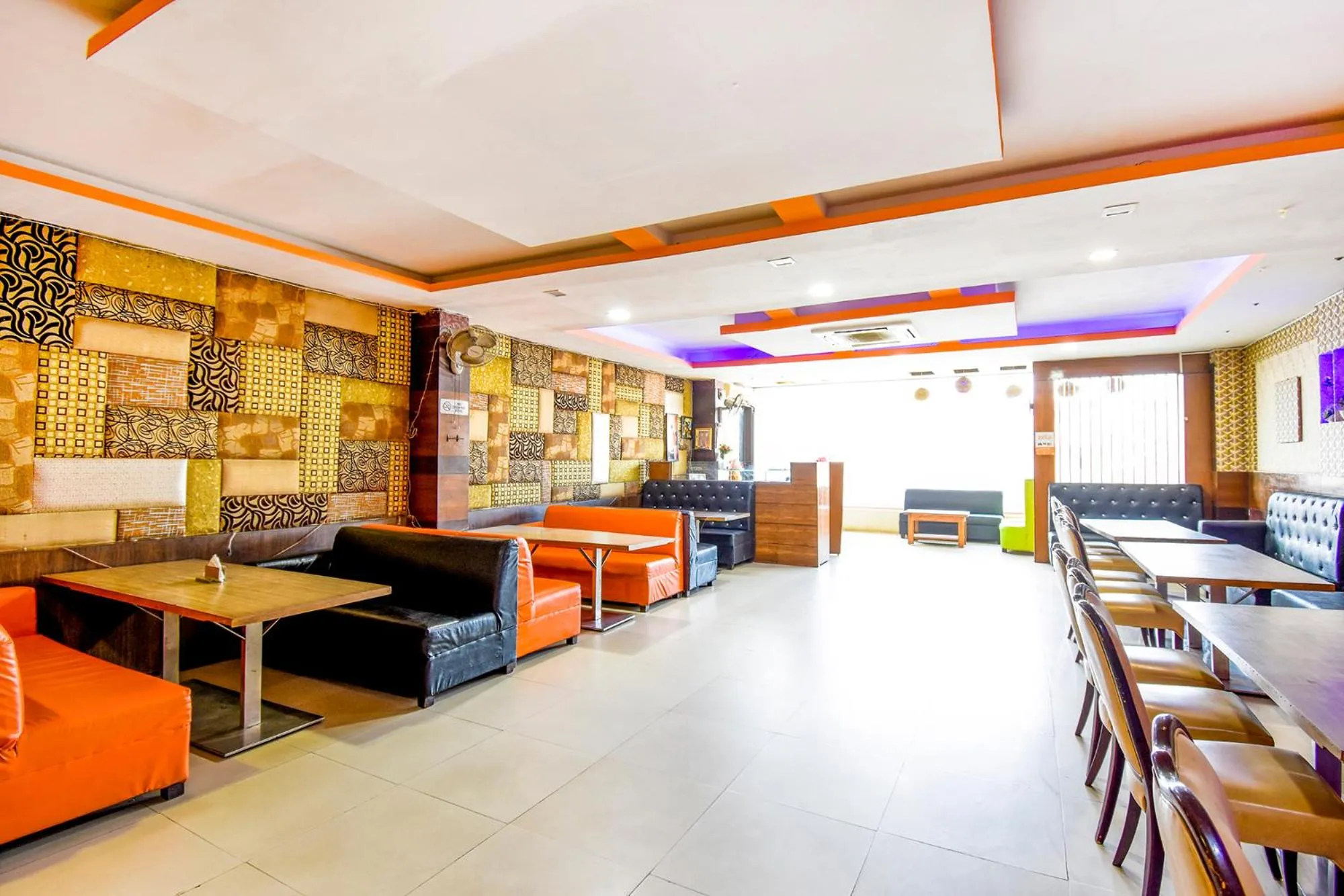 Restaurant/places to eat in FabExpress Black Diamond