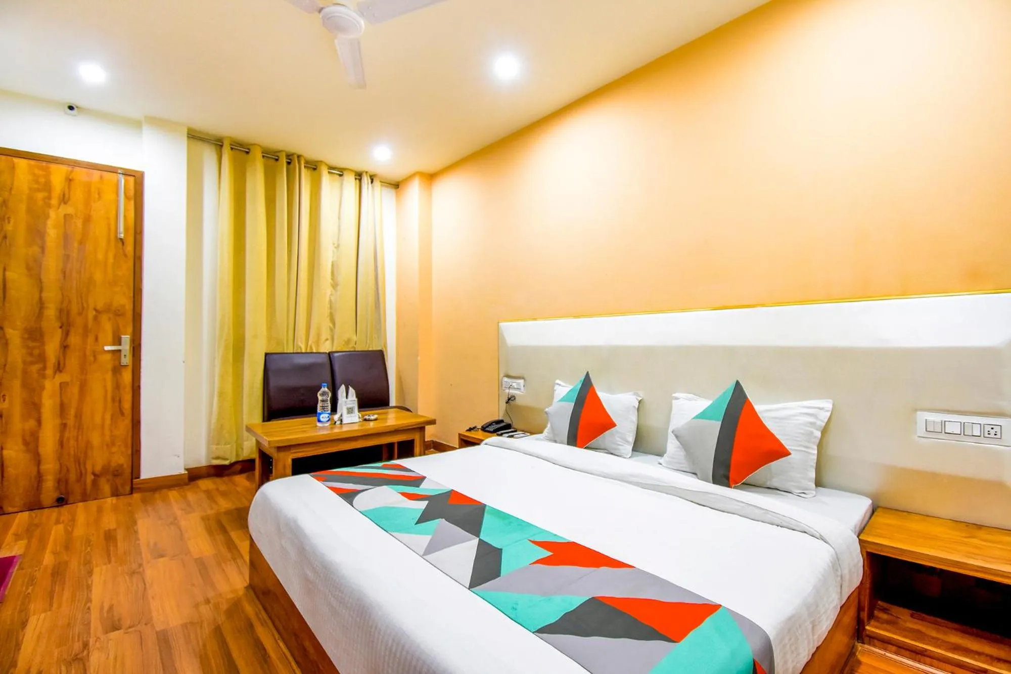 Bed in FabExpress Black Diamond