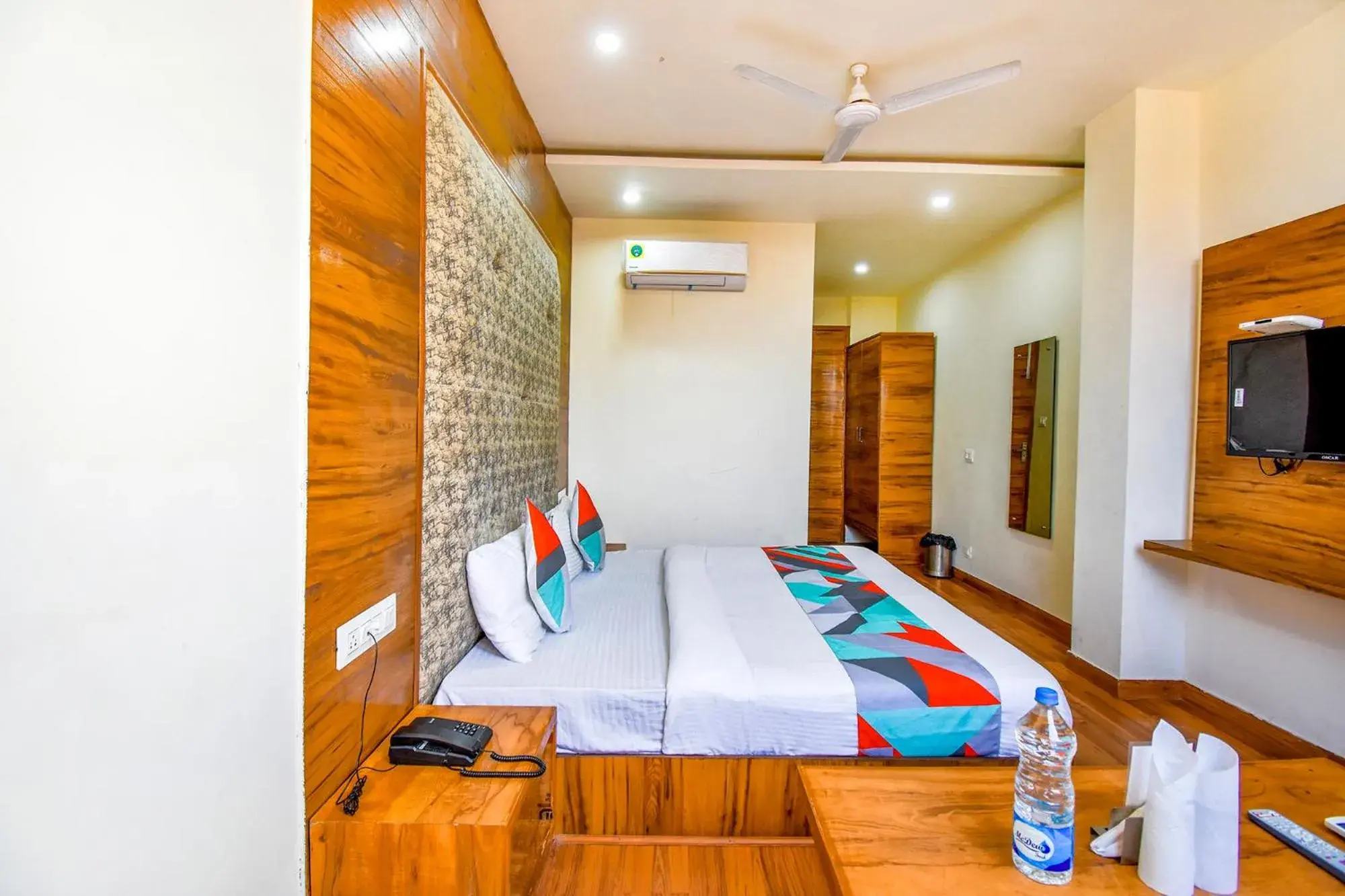 Bed in FabExpress Black Diamond Bed in FabExpress Black Diamond