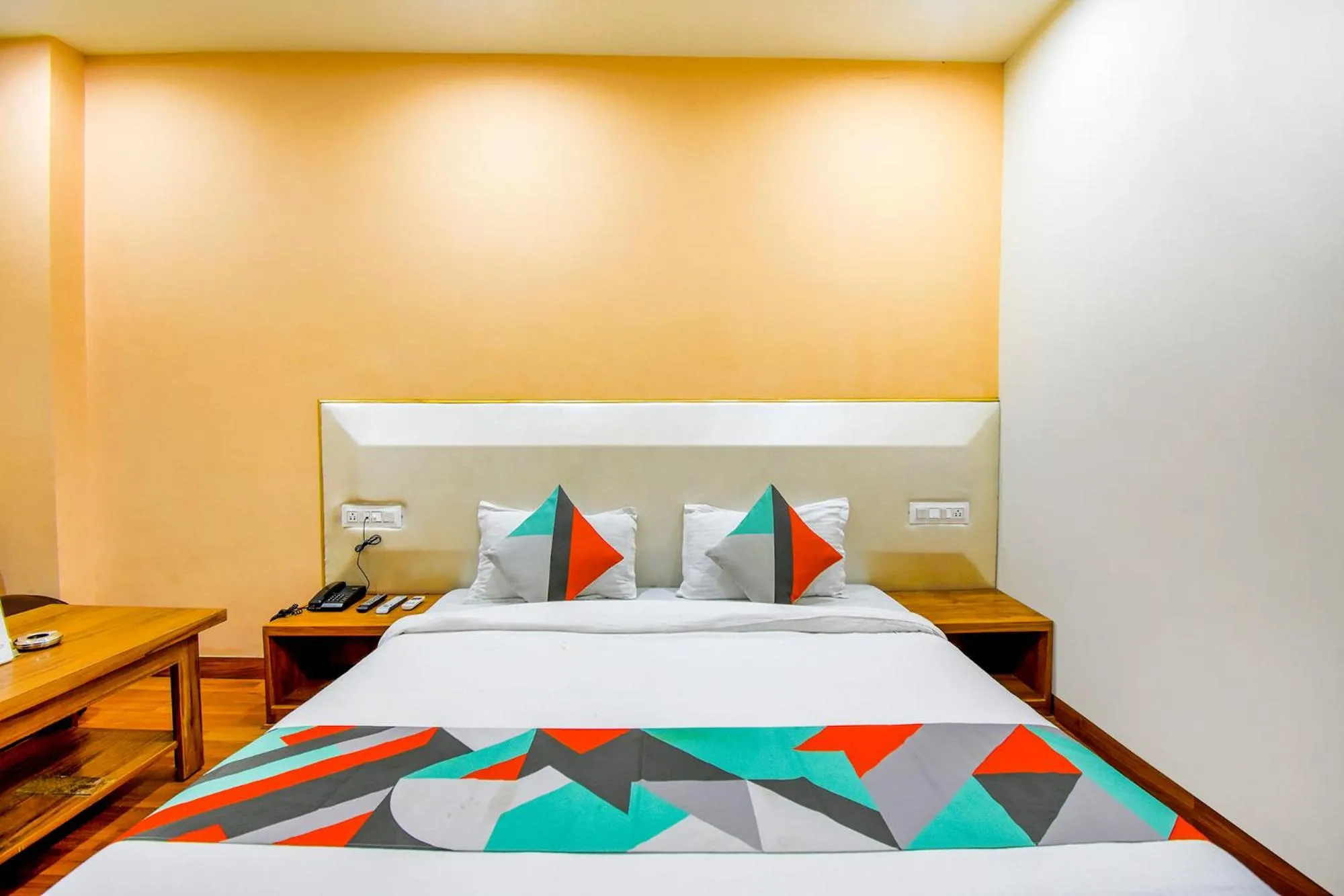 Bed in FabExpress Black Diamond