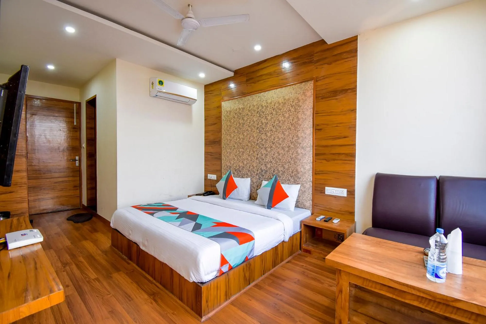 Bed in FabExpress Black Diamond