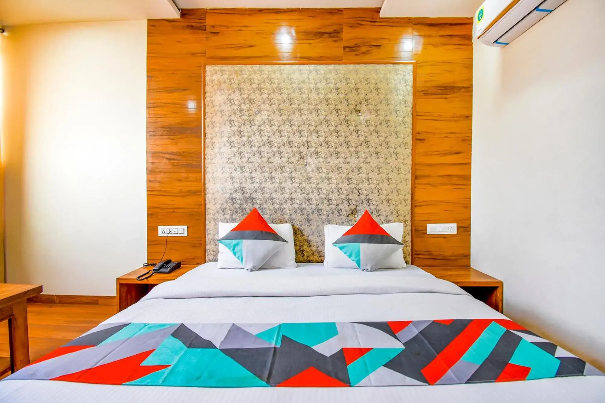 Bed in FabExpress Black Diamond Bed in FabExpress Black Diamond