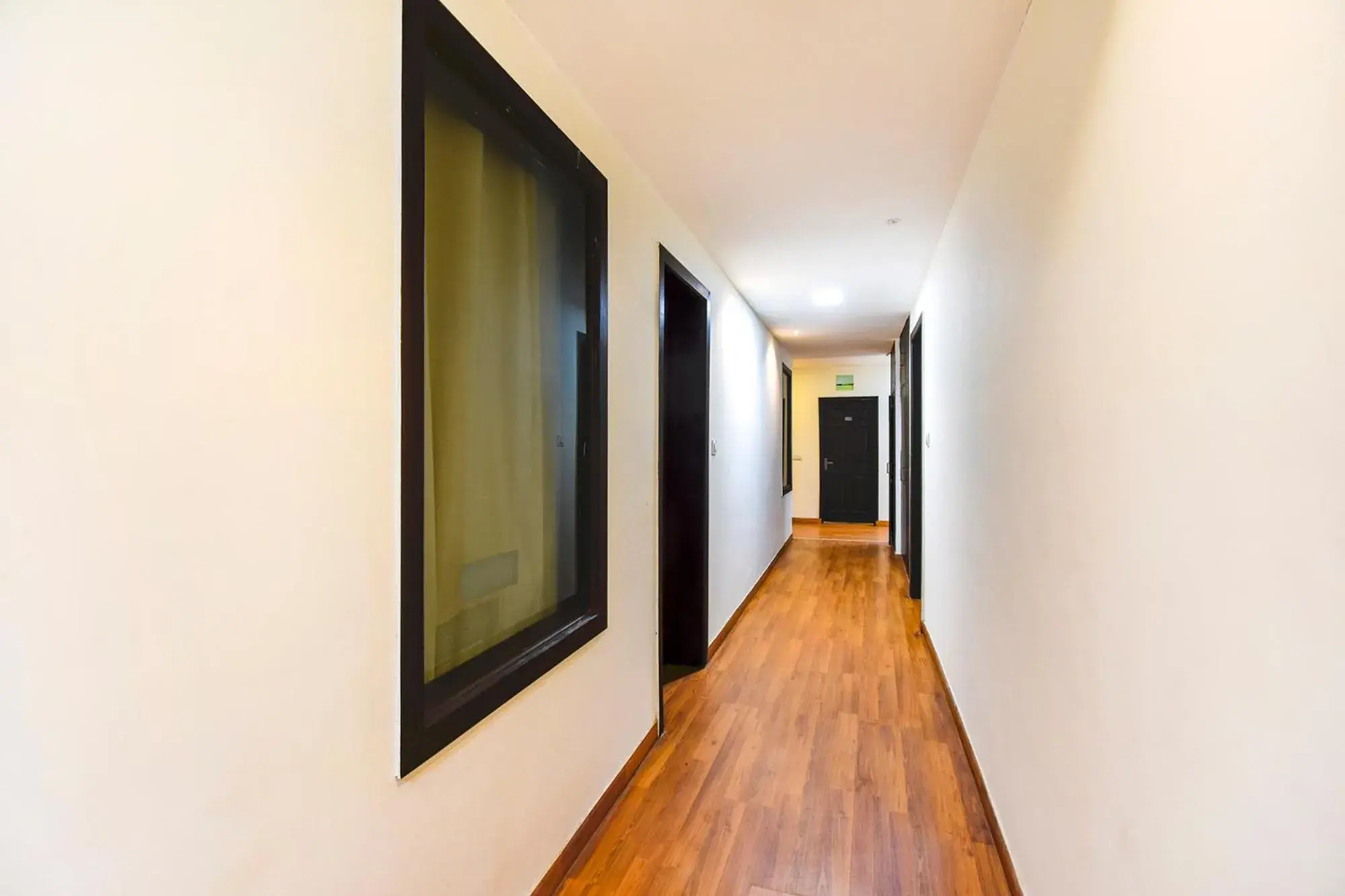 Lobby or reception in FabExpress Black Diamond Lobby or reception in FabExpress Black Diamond