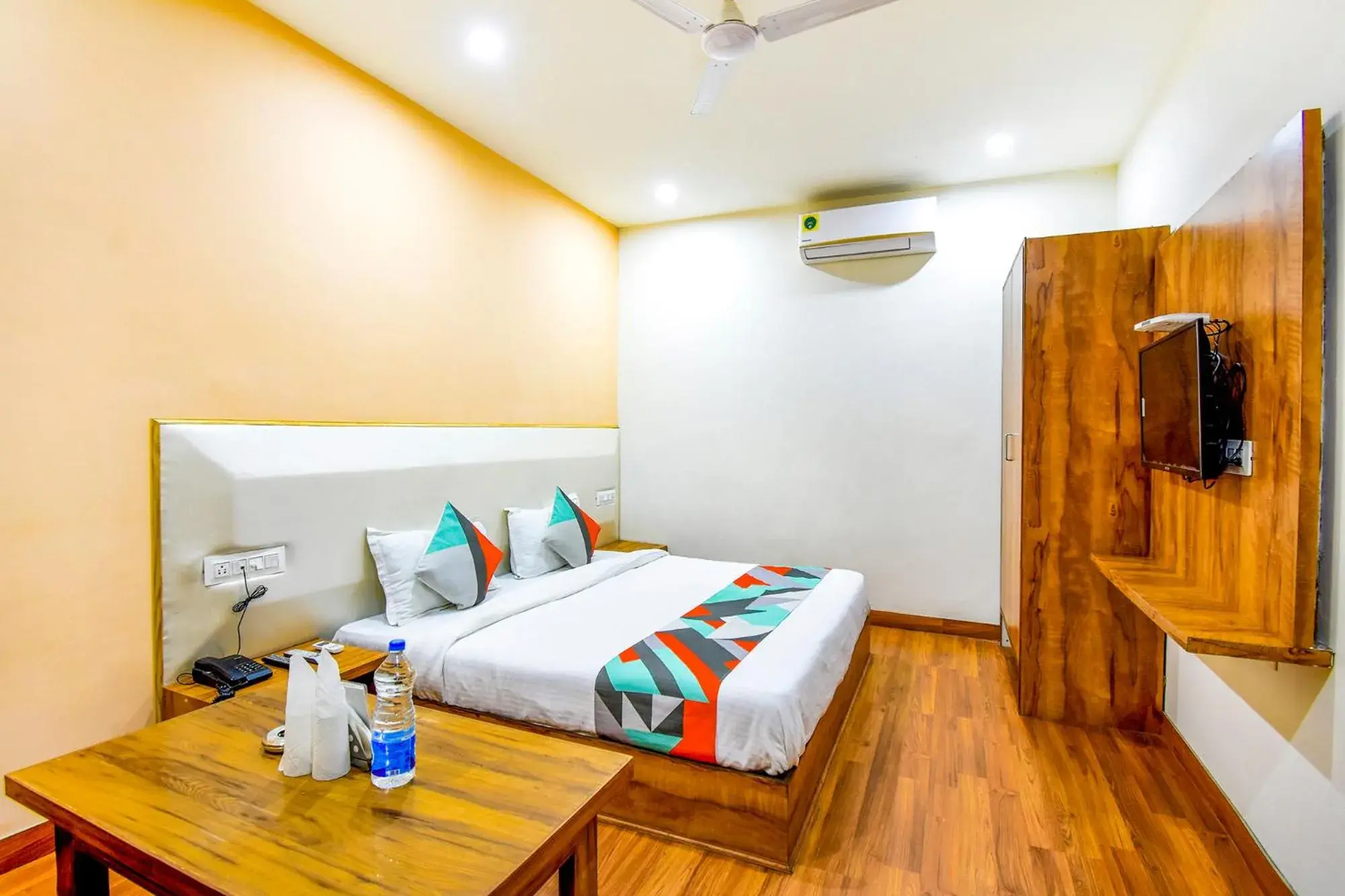 Deluxe Room - single occupancy in FabExpress Black Diamond Deluxe Room - single occupancy in FabExpress Black Diamond