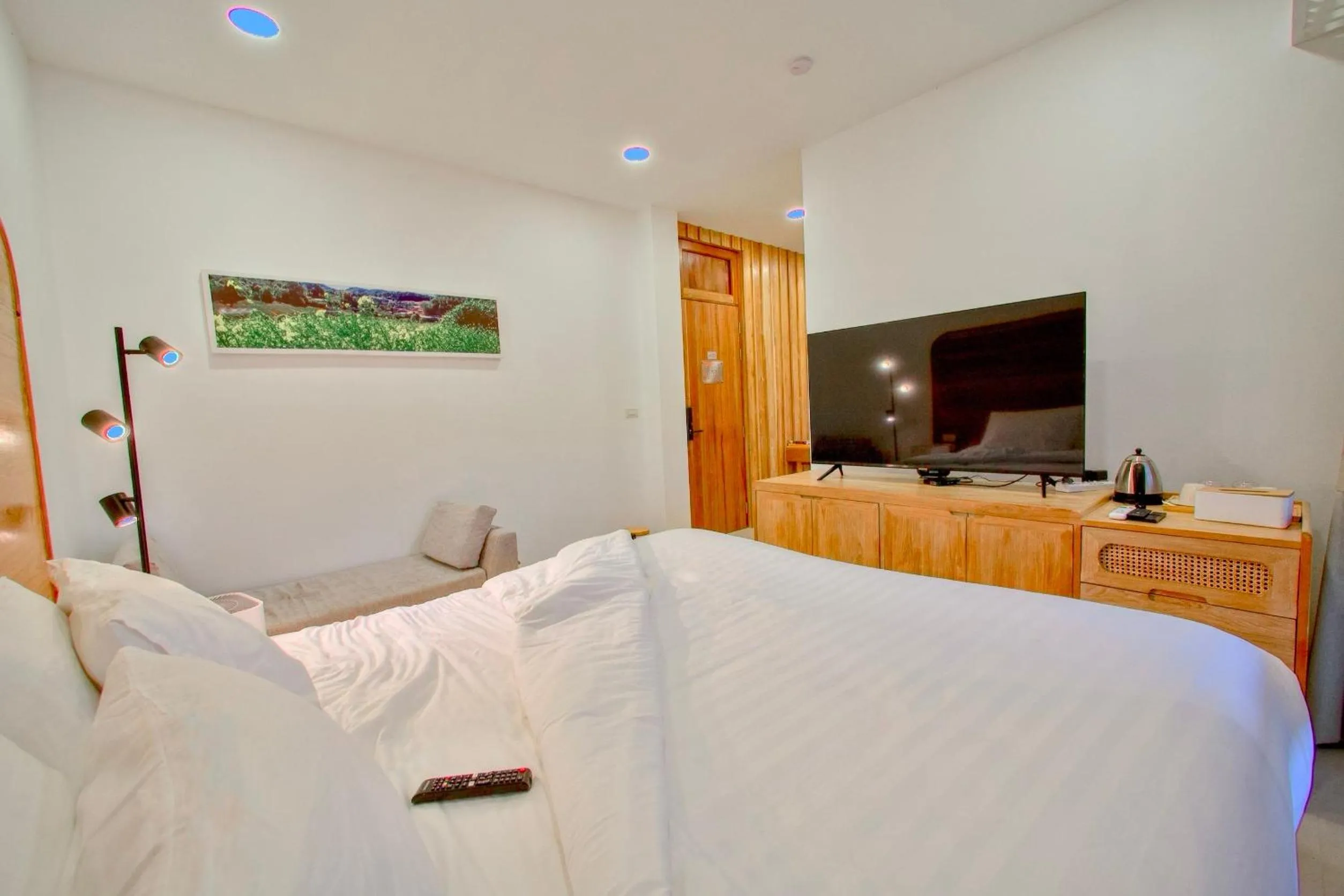 Bed in 108 Villa @ PongYang