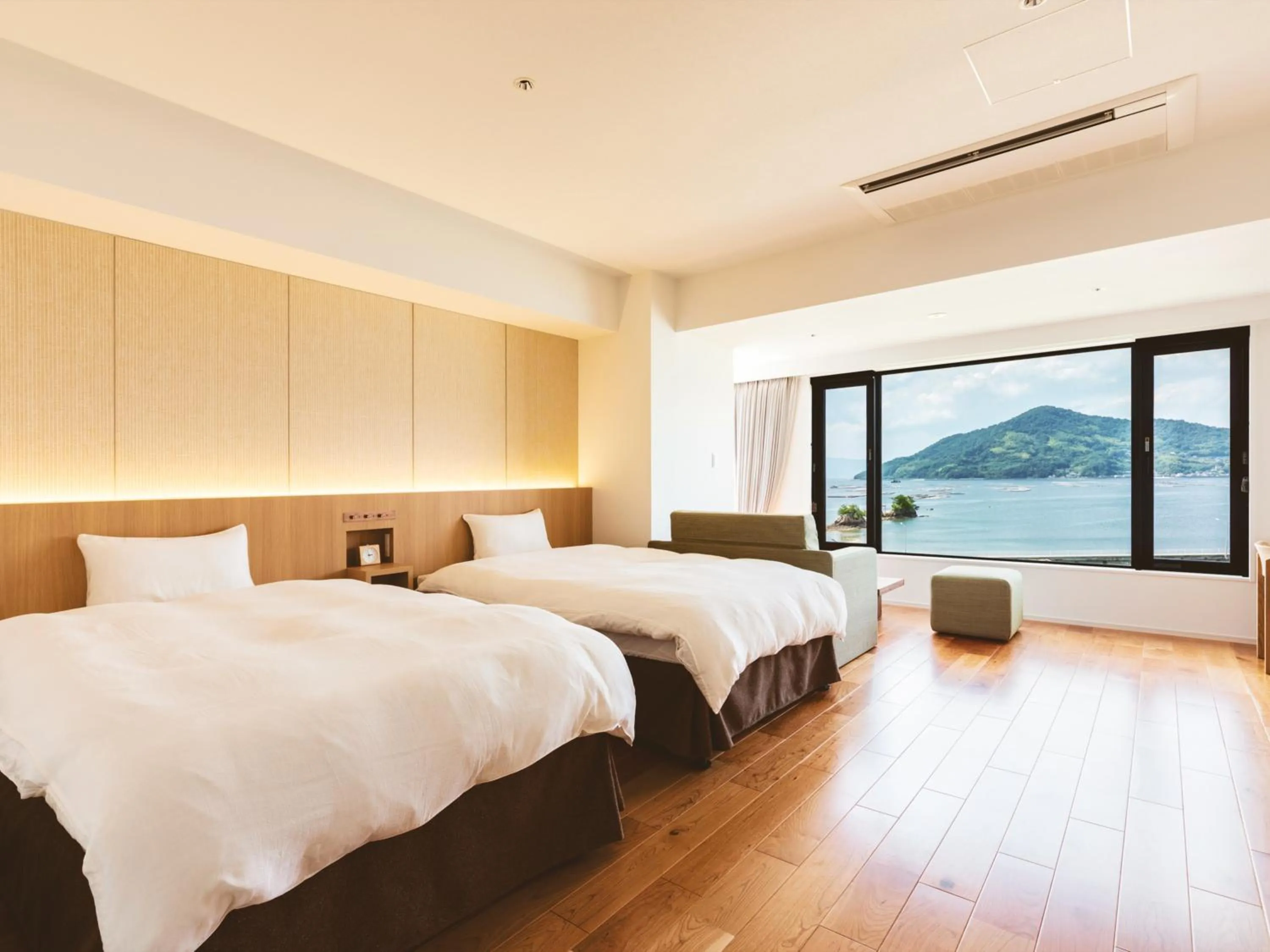 View (from property/room), Bed in Etajimasou Hotel & SPA Hiroshima