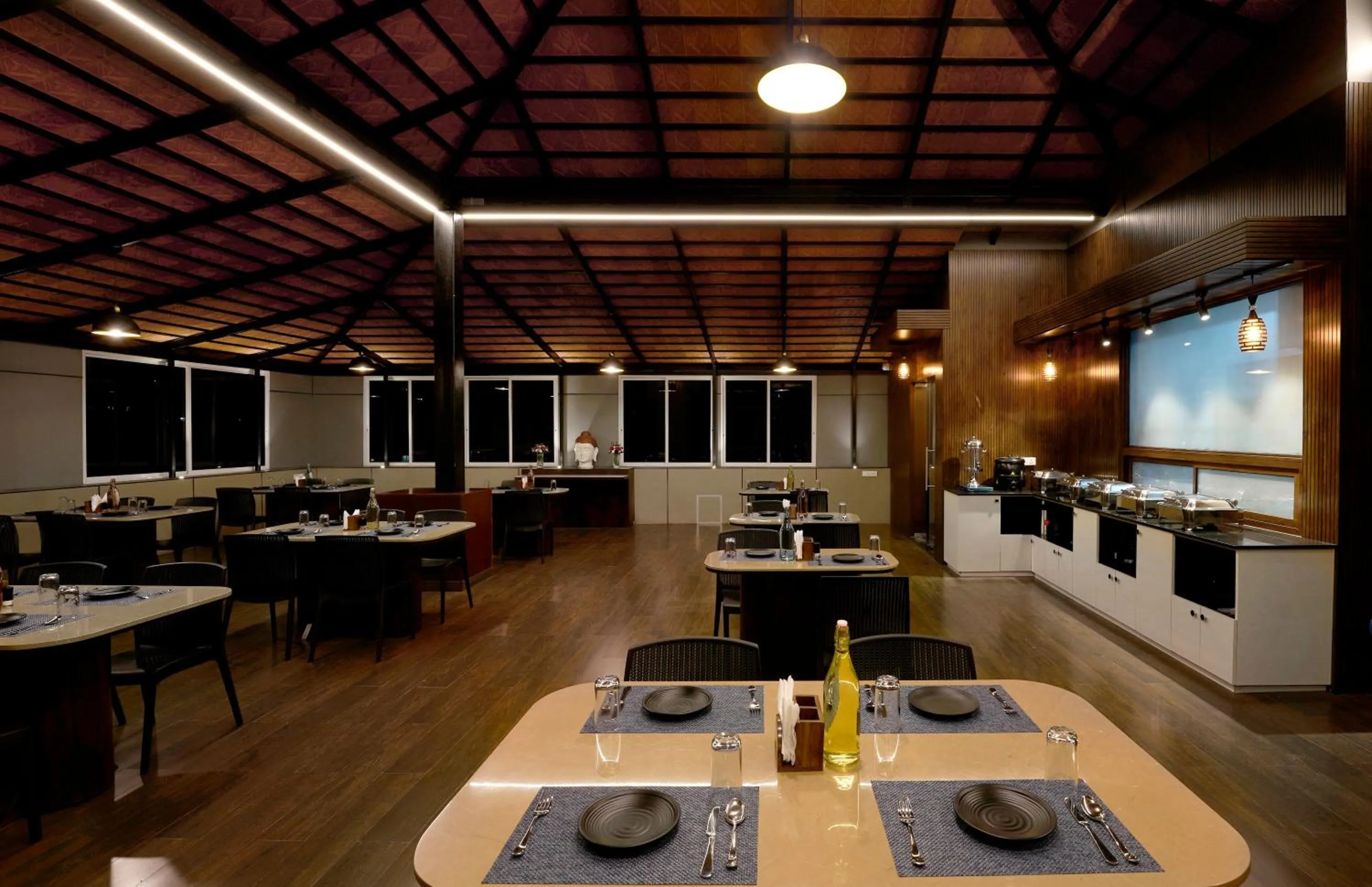 Restaurant/places to eat in Hotel Gwen By Rivido, Near IIM Bangalore Bannerghatta Road