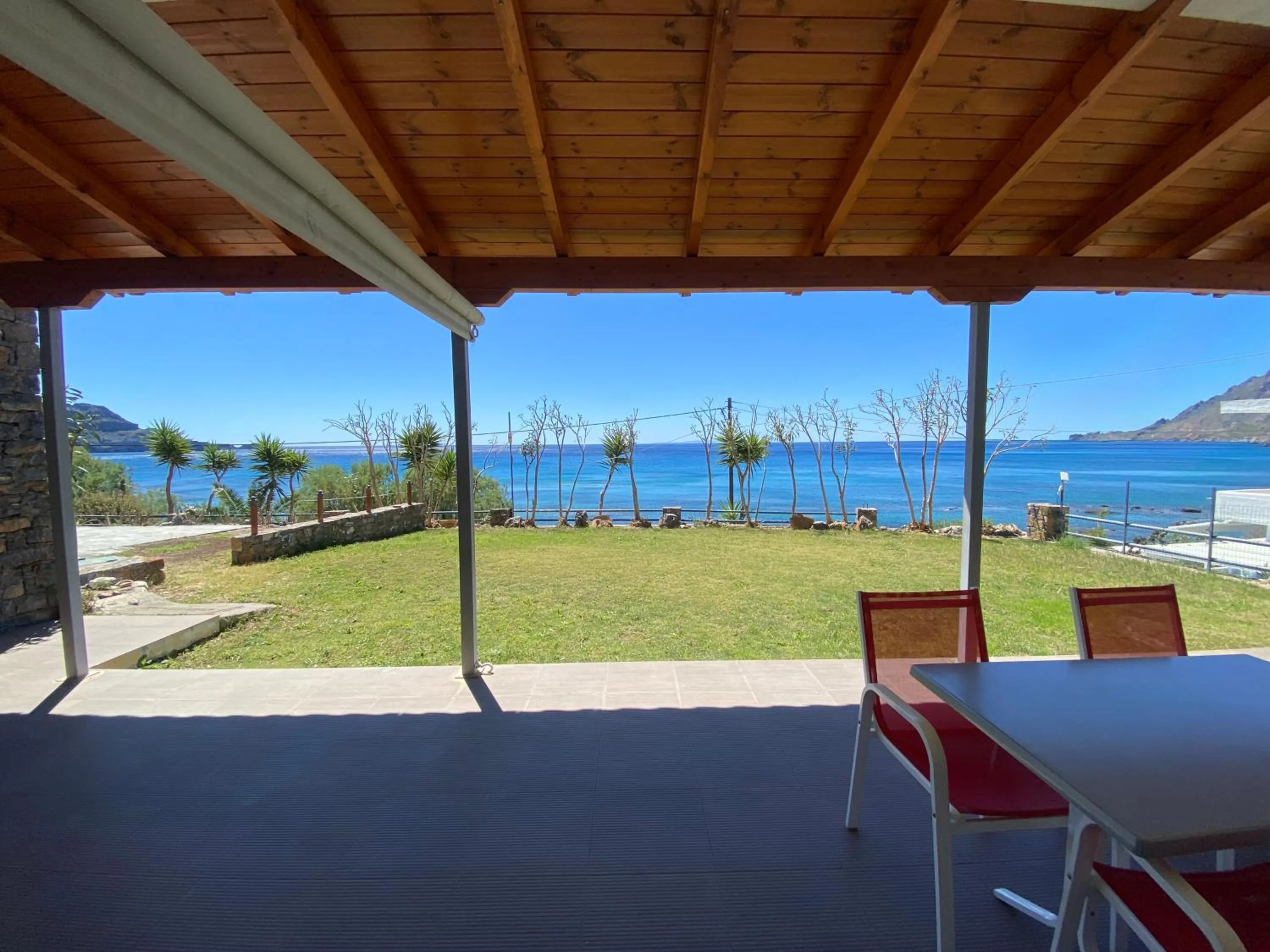 Garden in Thalassa House Apartments