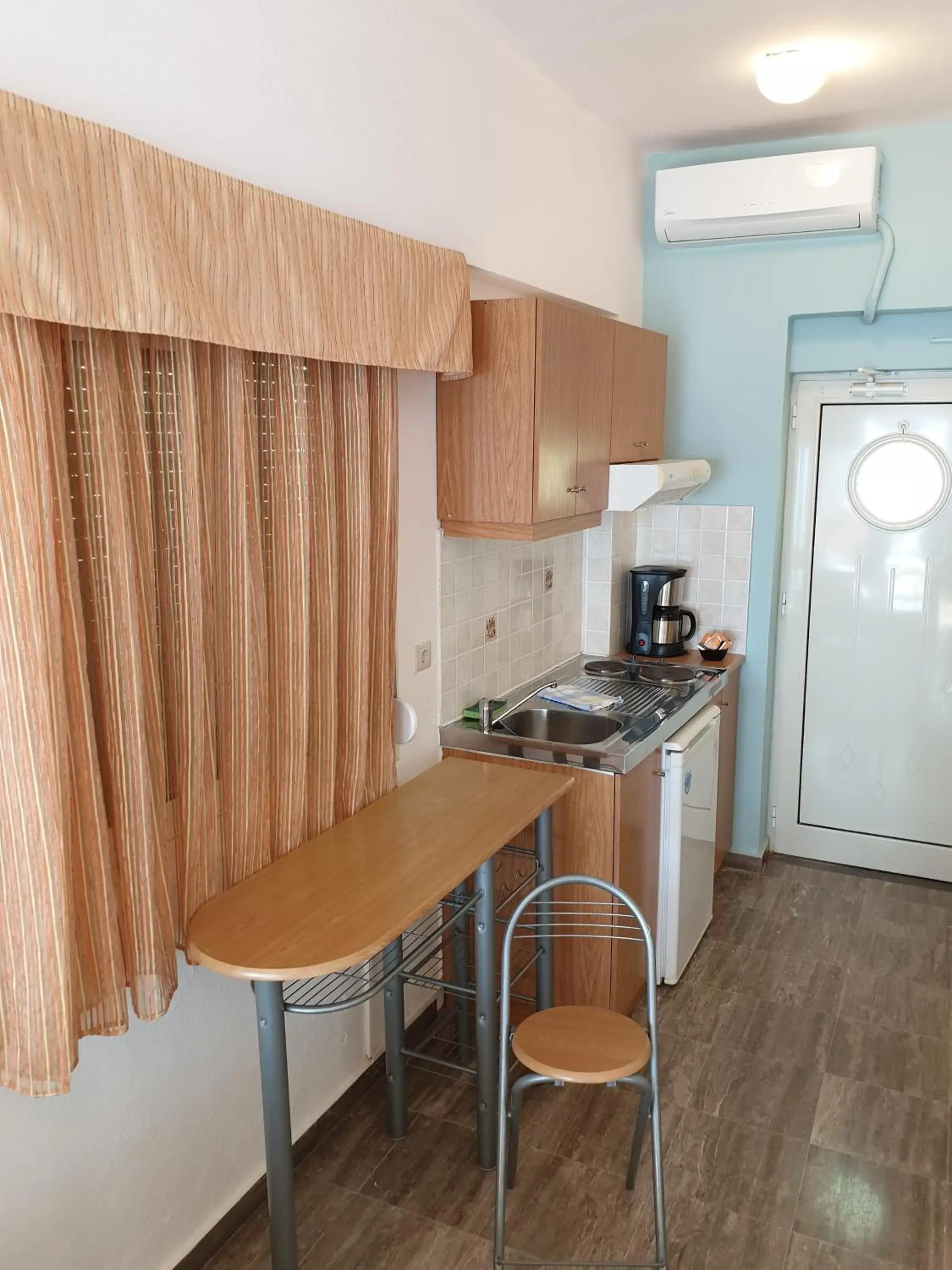 Kitchen or kitchenette in Thalassa House Apartments Kitchen or kitchenette in Thalassa House Apartments