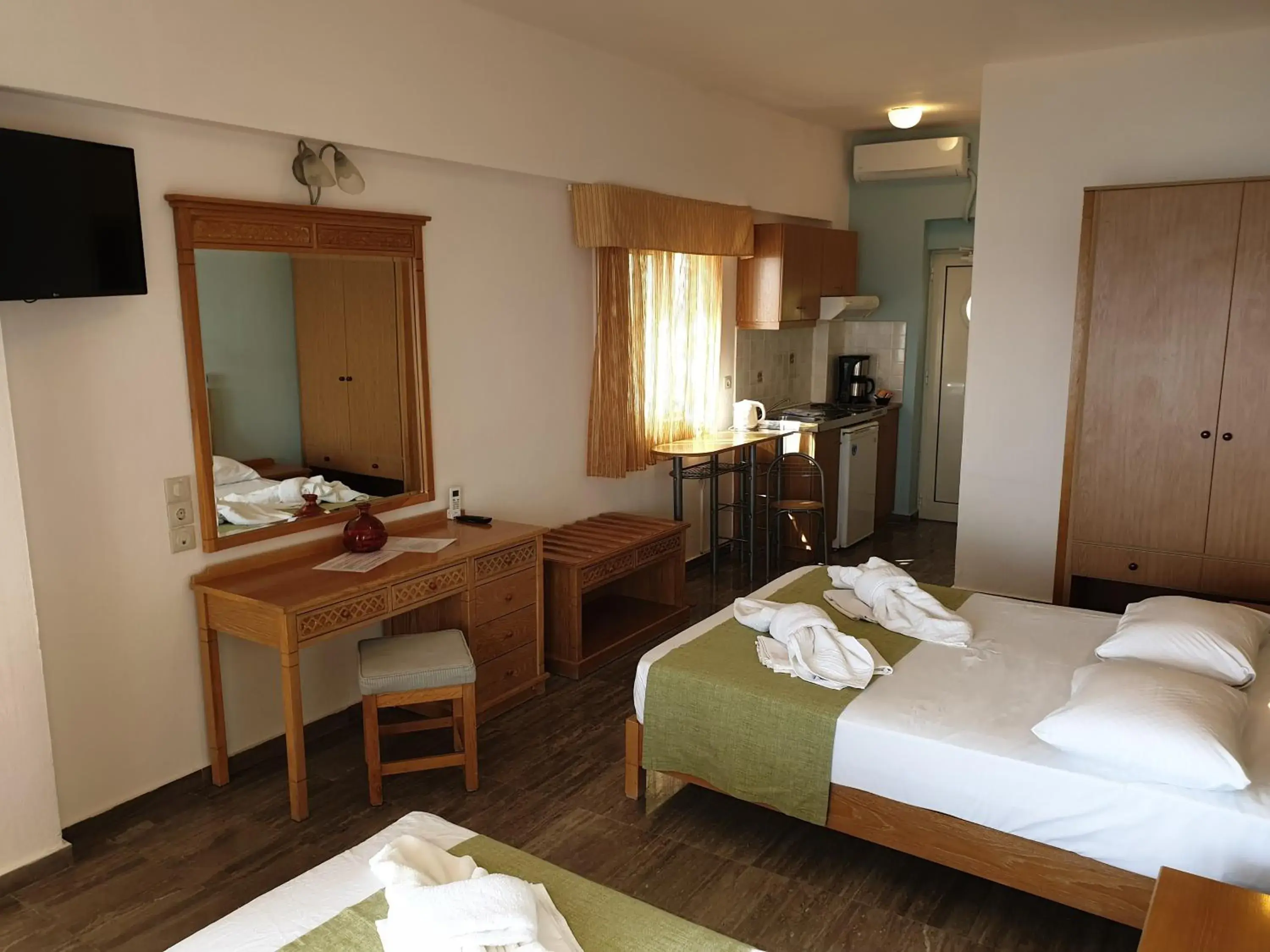 Kitchen or kitchenette, Bed in Thalassa House Apartments Kitchen or kitchenette, Bed in Thalassa House Apartments