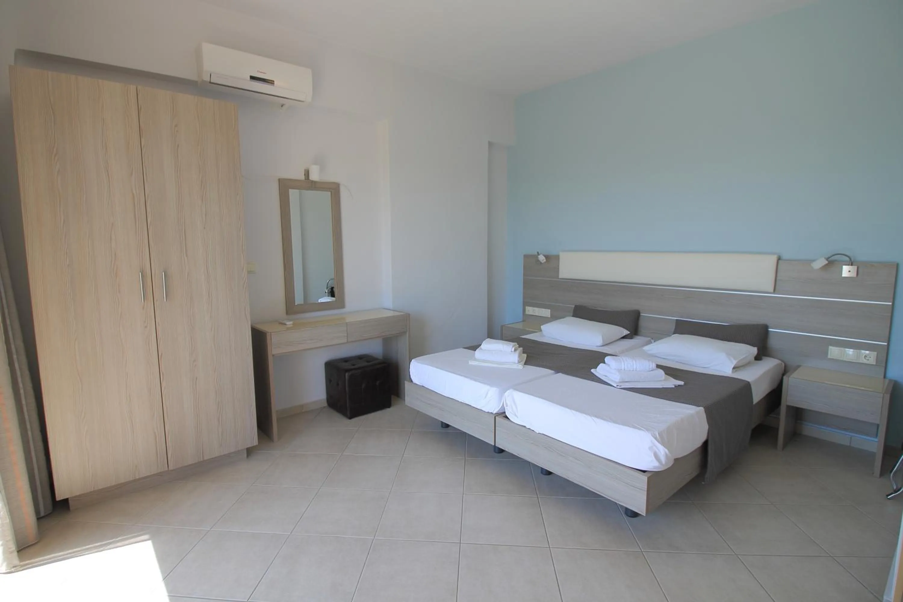 Photo of the whole room, Bed in Thalassa House Apartments