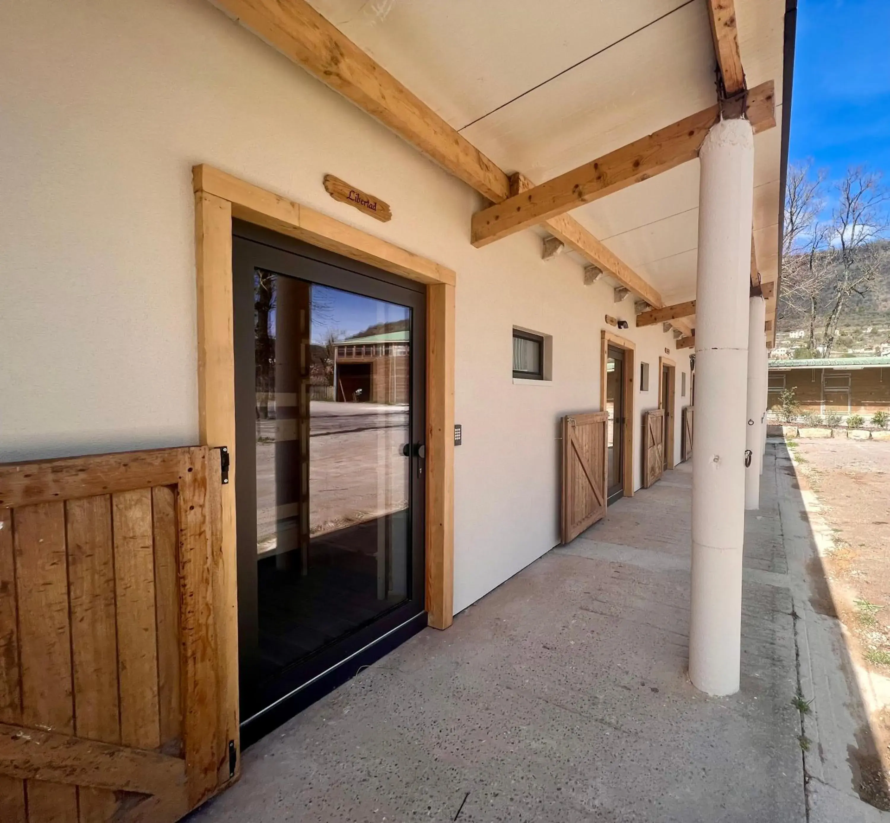 4-Bed Mixed Dormitory Room in La Petite Auberge Insolite 4-Bed Mixed Dormitory Room in La Petite Auberge Insolite