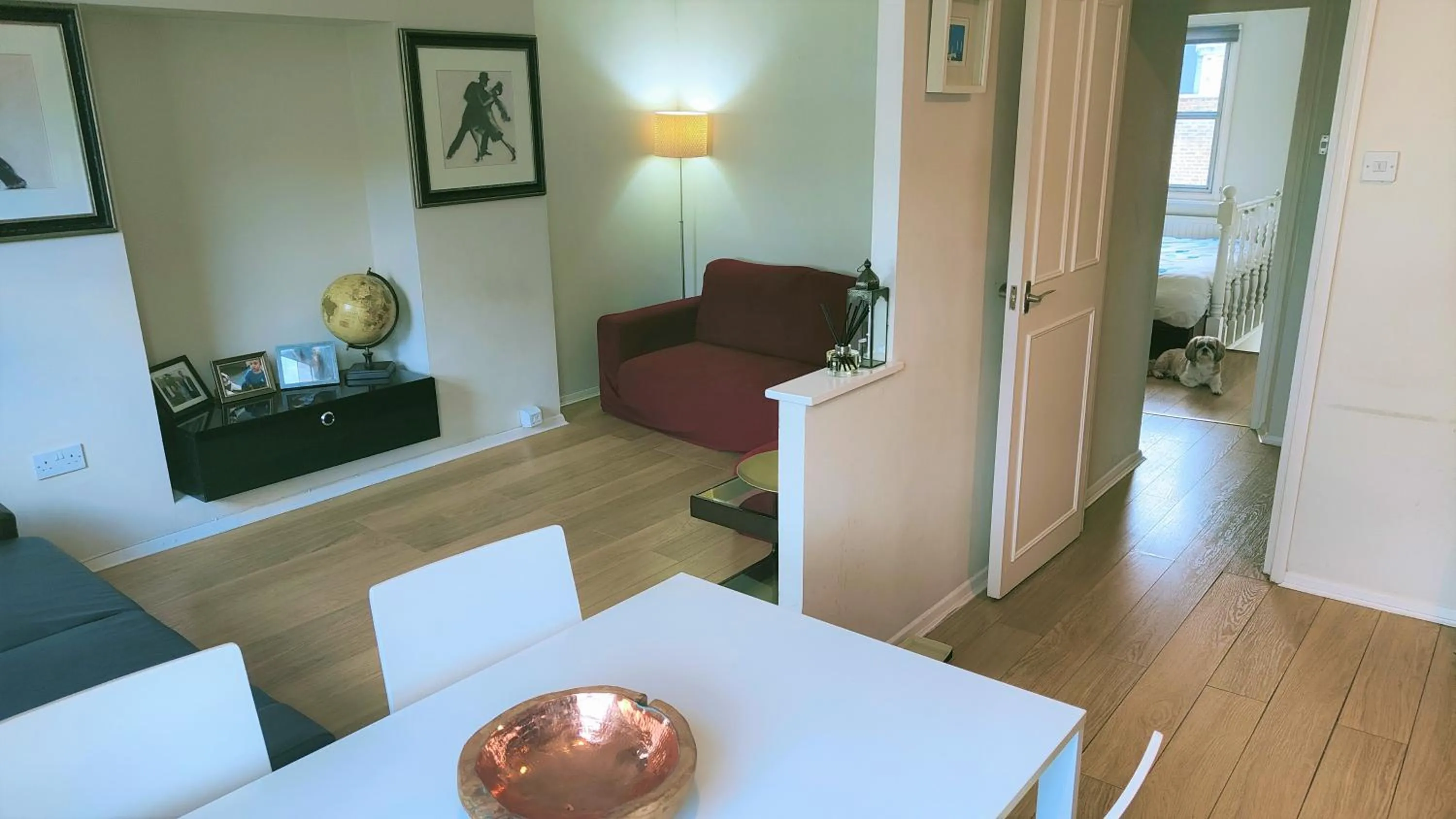 Pimlico SW1 - LOCATION LOCATION! Light and spacious one bedroom apartment in a stunning Victorian building. Great storage!