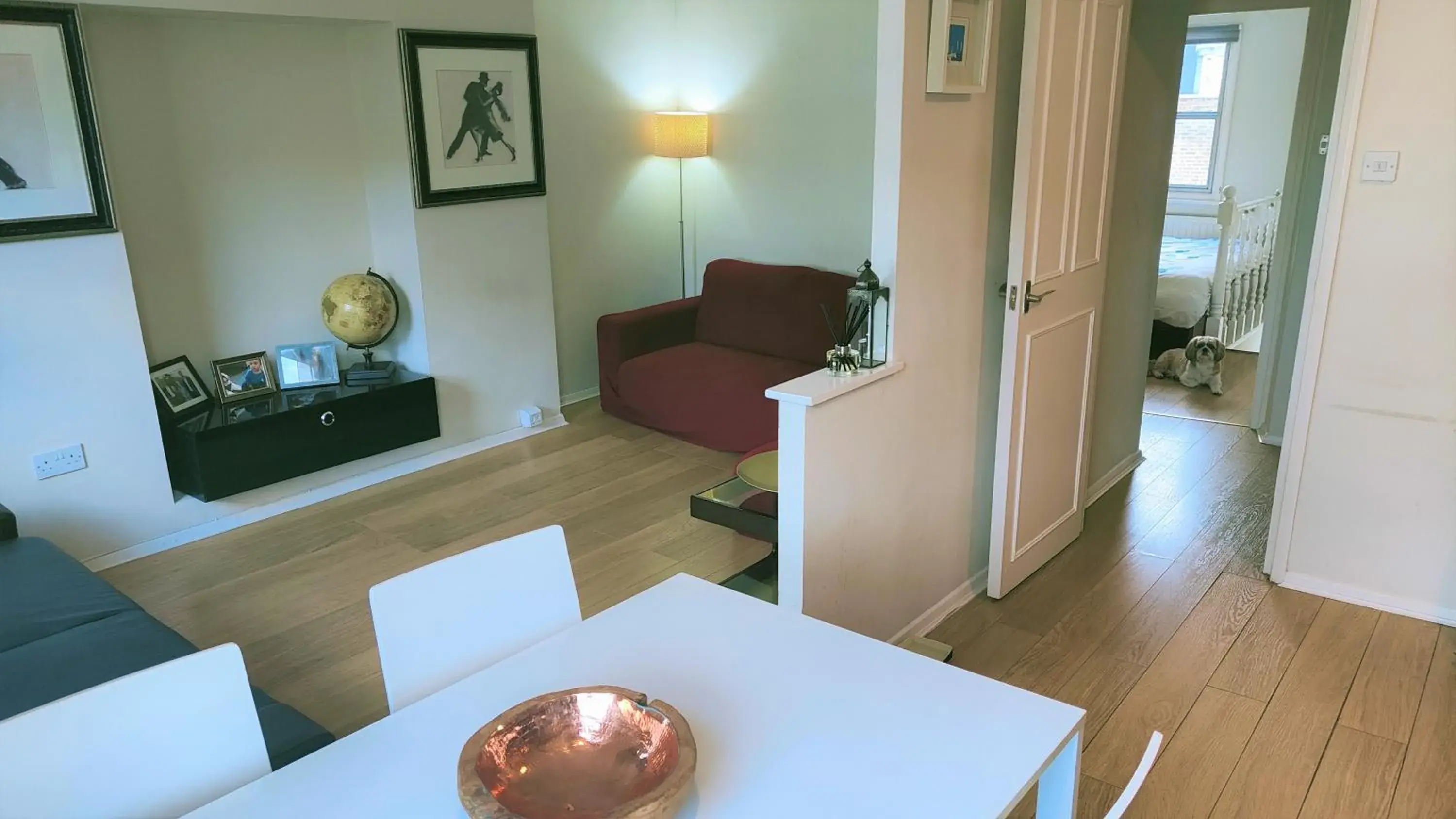 Pimlico SW1 - LOCATION LOCATION! Light and spacious one bedroom apartment in a stunning Victorian building. Great storage! Pimlico SW1 - LOCATION LOCATION! Light and spacious one bedroom apartment in a stunning Victorian building. Great storage!