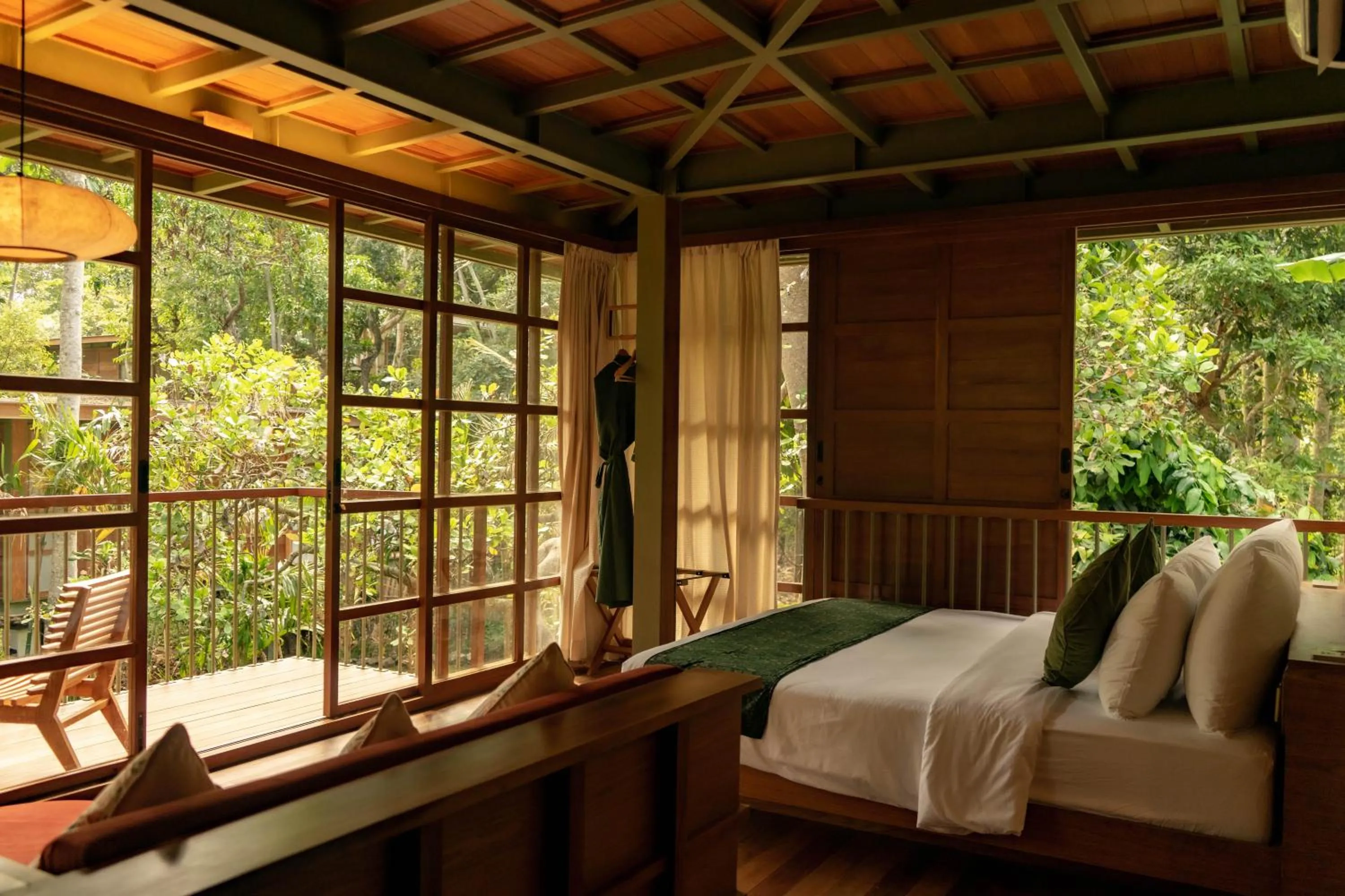 Bedroom, Bed in Grün Uluwatu