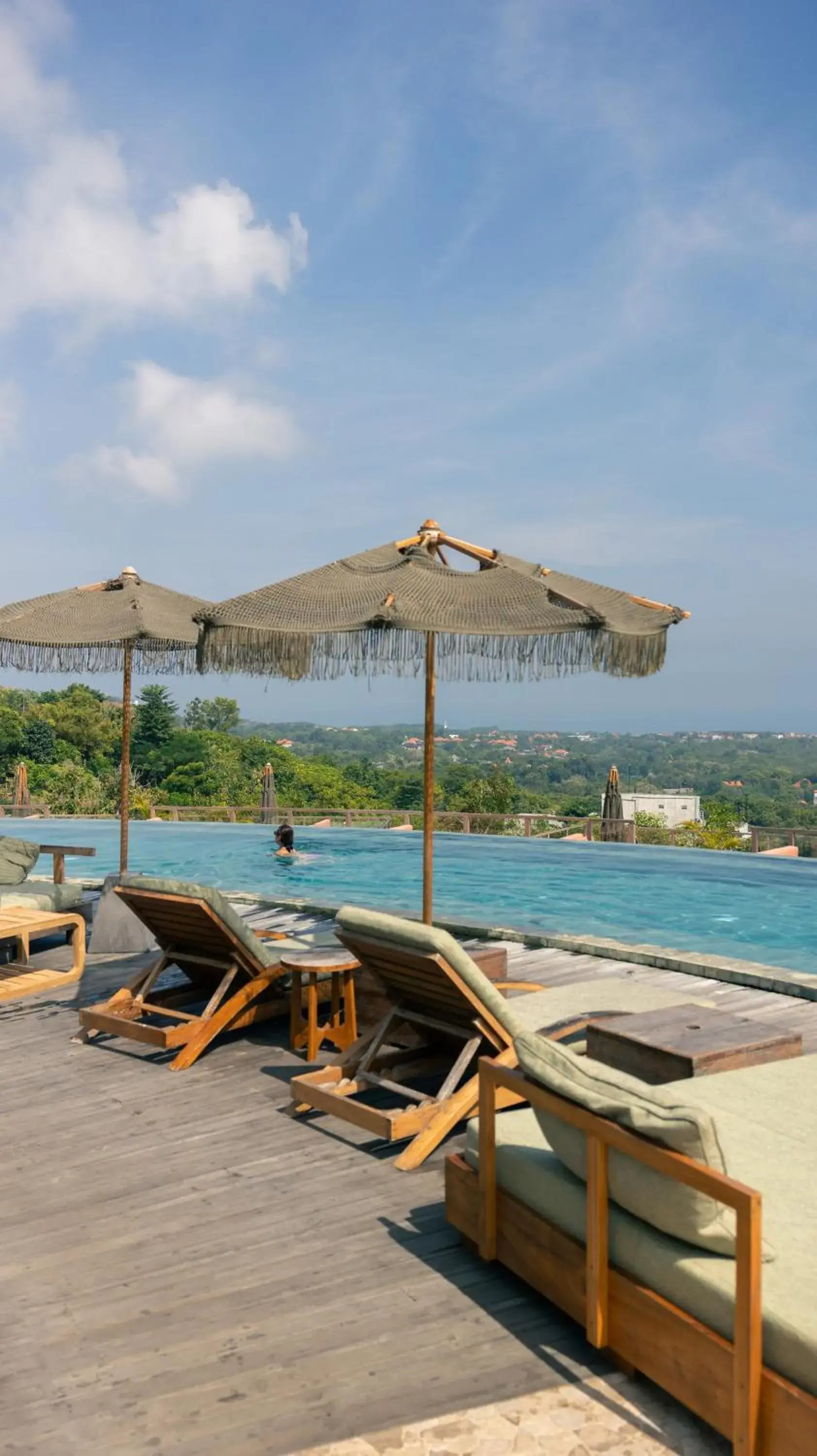 Swimming pool in Grün Uluwatu Swimming pool in Grün Uluwatu