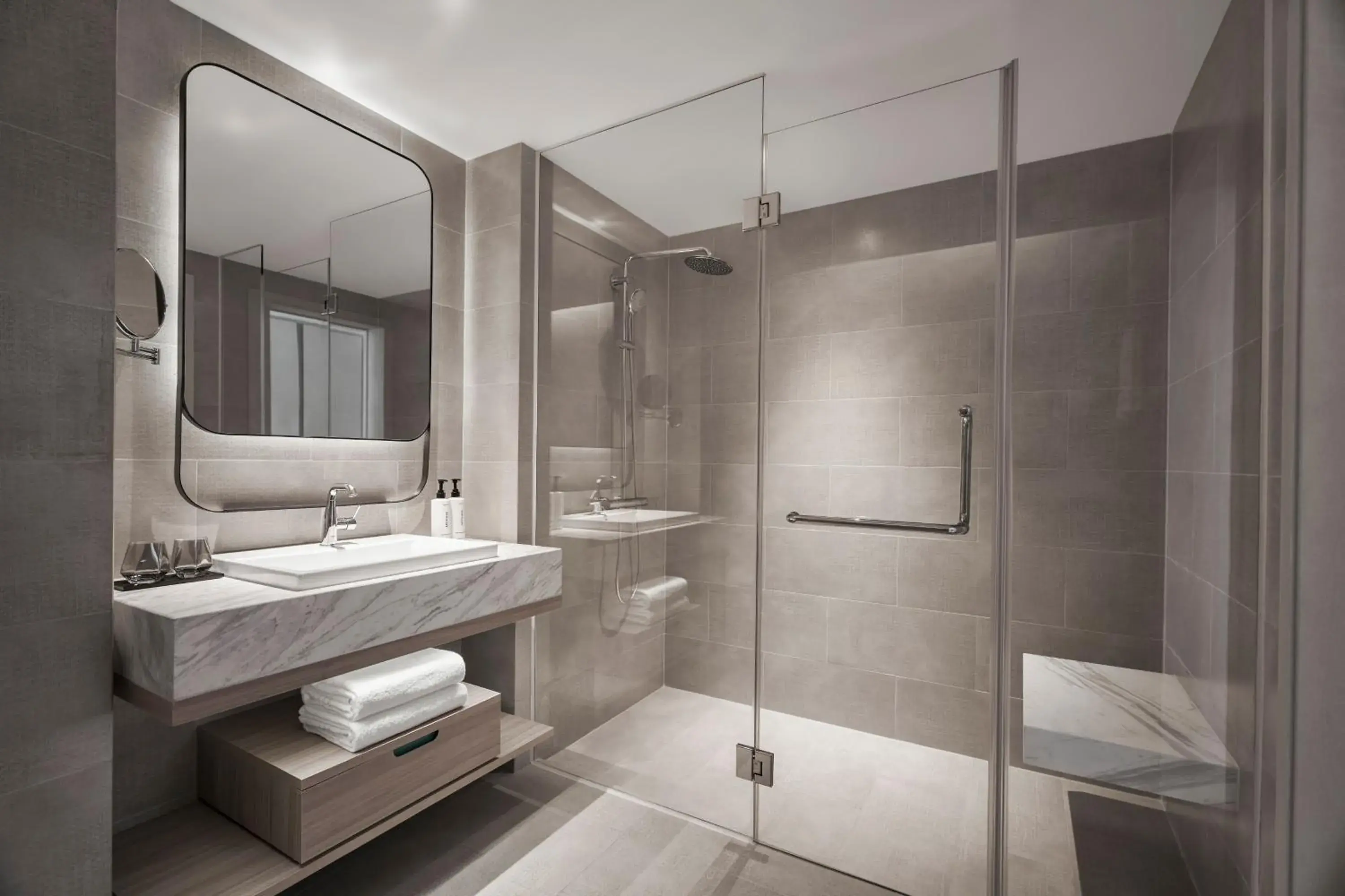 Family City View with One King and One Bunk Bed in voco Ma Belle Danang by IHG Family City View with One King and One Bunk Bed in voco Ma Belle Danang by IHG