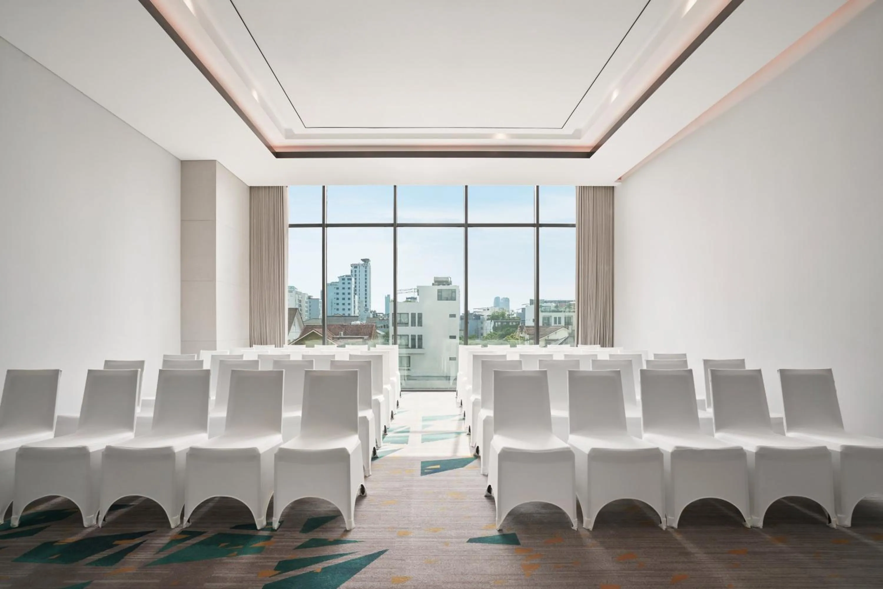 Meeting/conference room in voco Ma Belle Danang by IHG