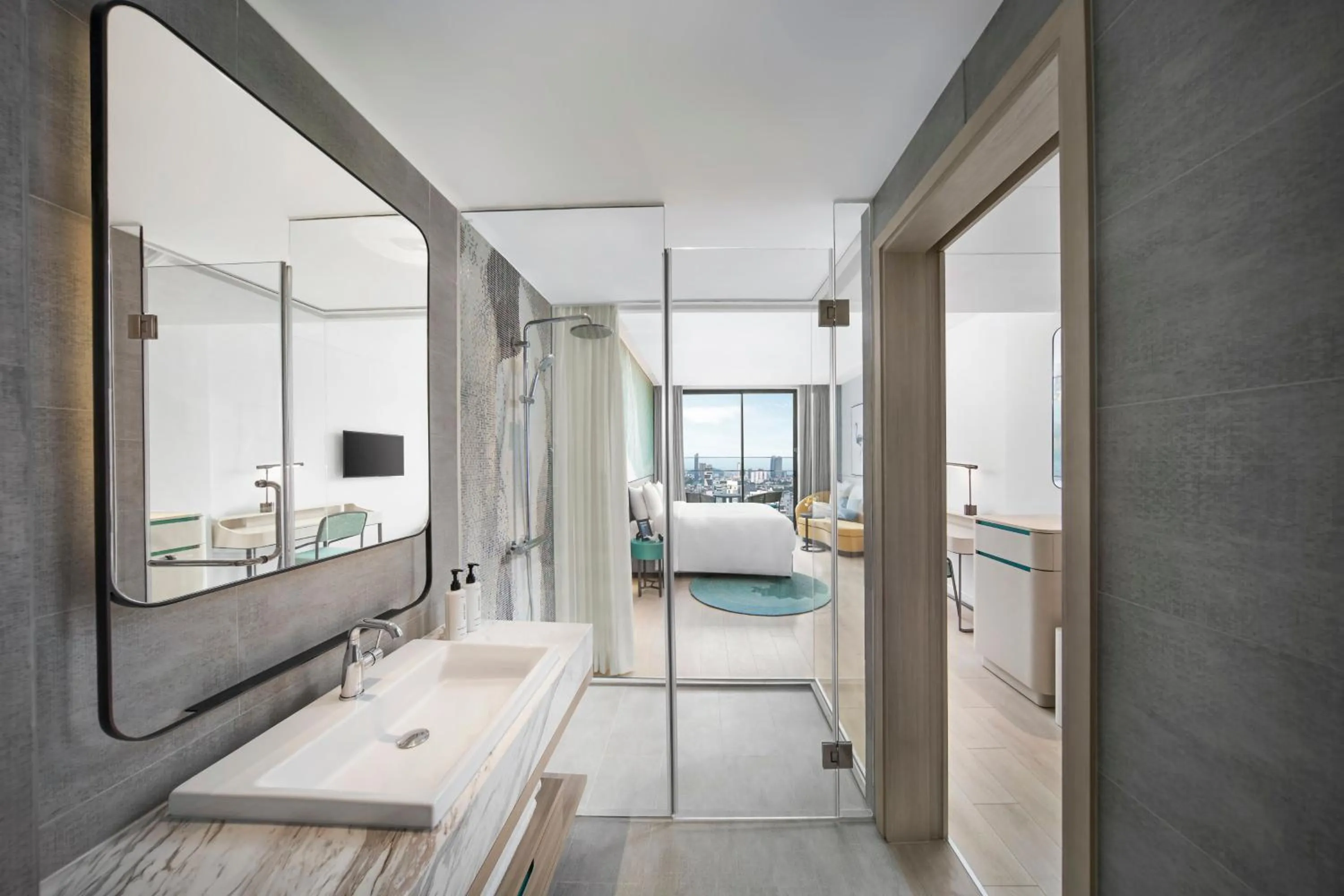 Photo of the whole room, Bed in voco Ma Belle Danang by IHG