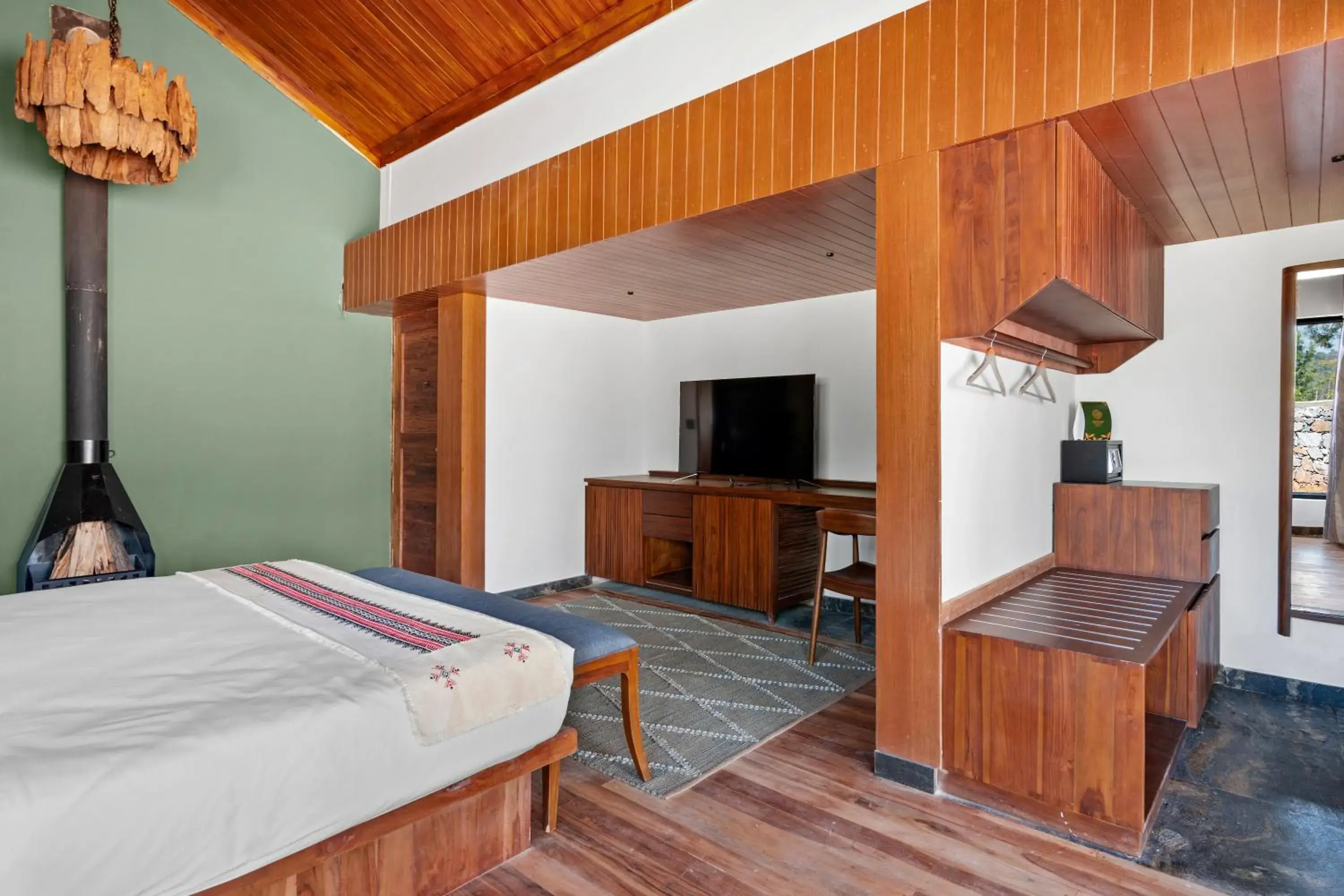 Bed in WelcomHeritage Ayatana Ooty Bed in WelcomHeritage Ayatana Ooty