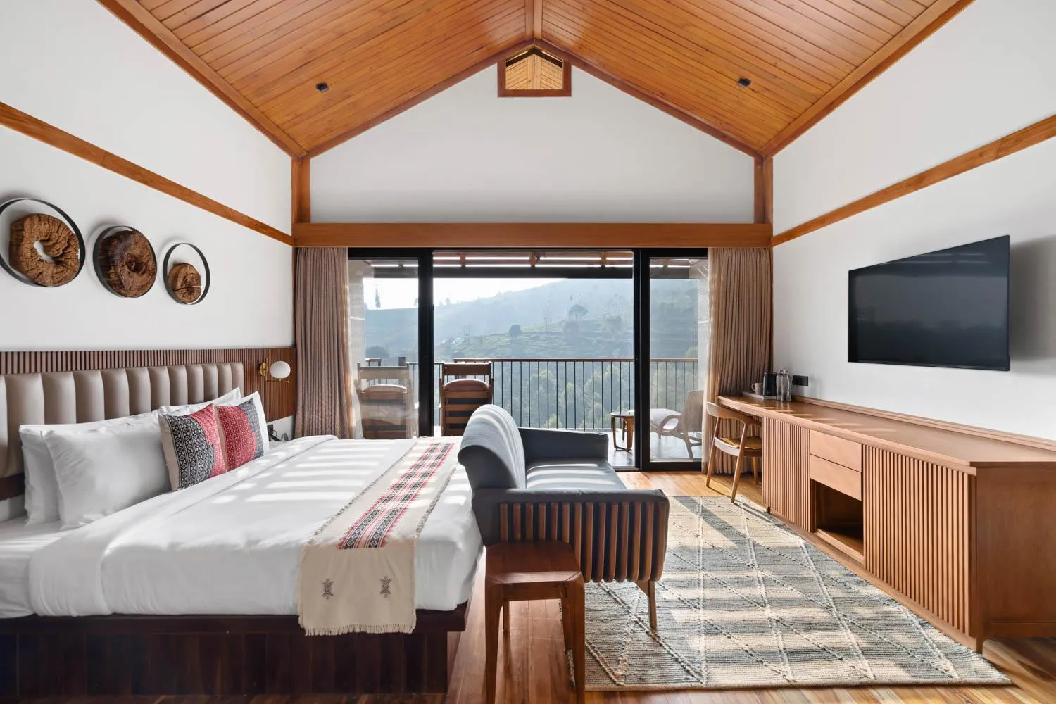 Bedroom, Bed in WelcomHeritage Ayatana Ooty