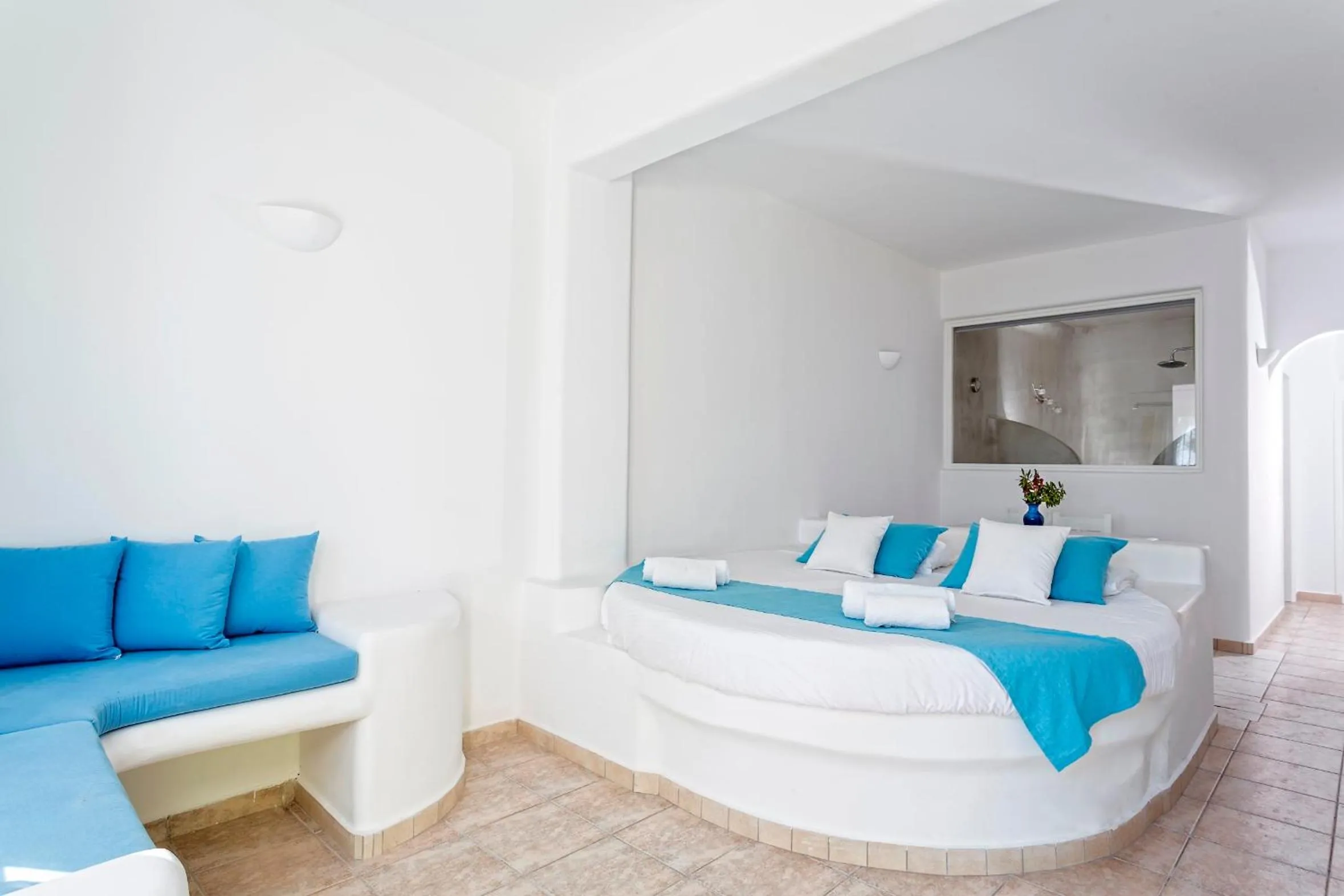 Bedroom, Bed in Aelia by Eltheon