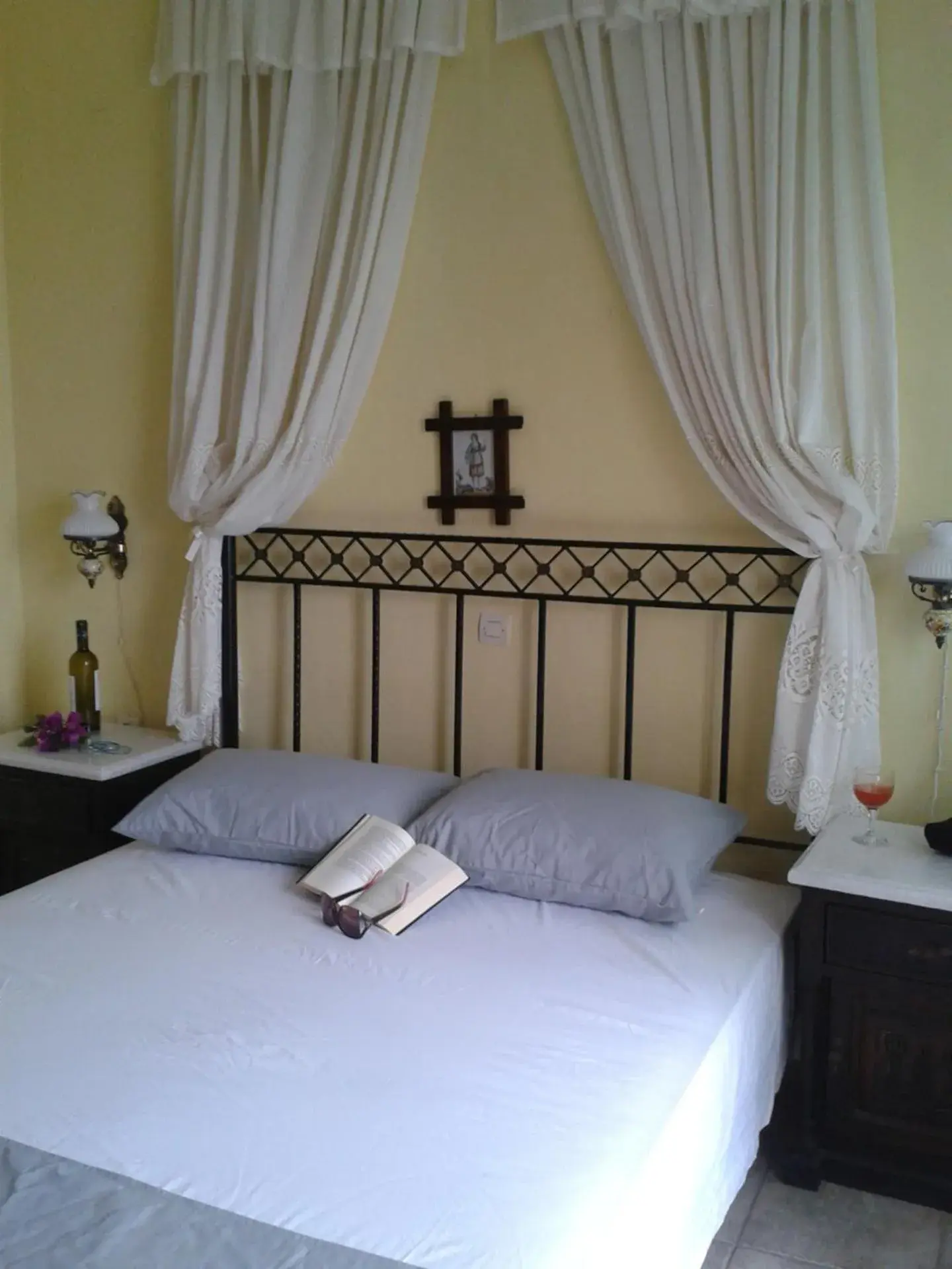 Bed in Aelia by Eltheon Bed in Aelia by Eltheon