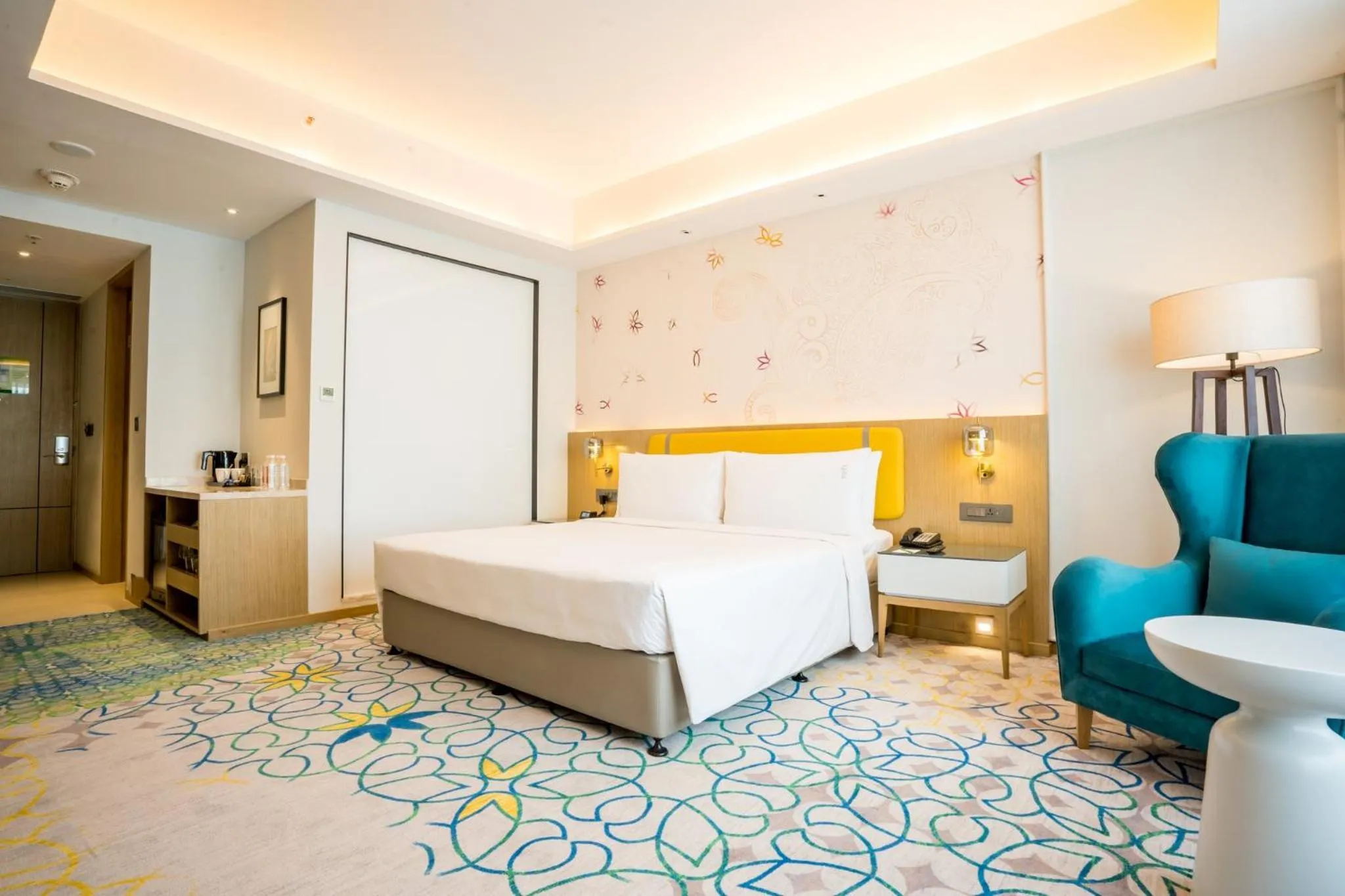 Photo of the whole room, Bed in Holiday Inn Lucknow Airport by IHG