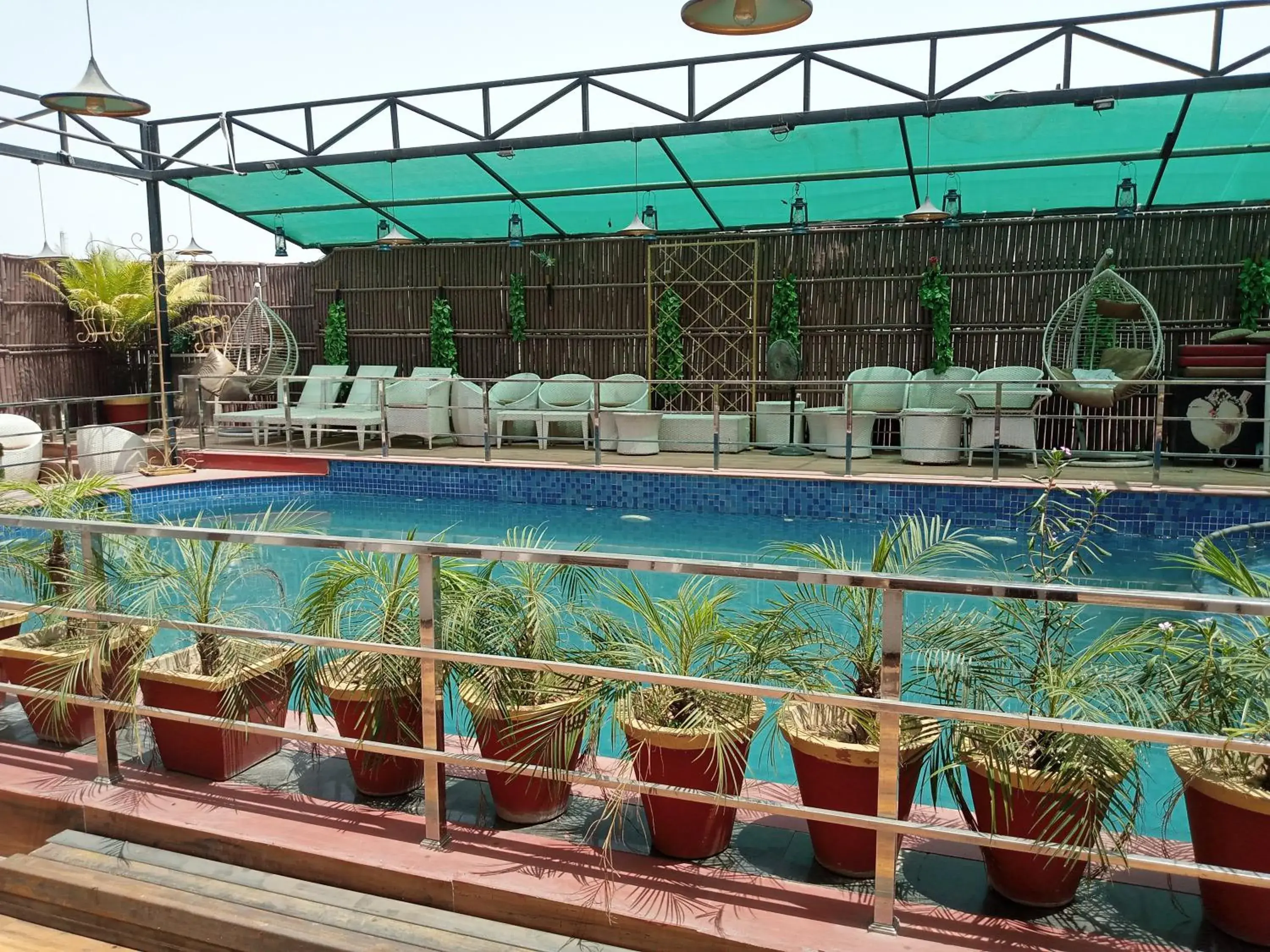 Swimming pool in Hotel 5 Flowers Ananta Elite Swimming pool in Hotel 5 Flowers Ananta Elite