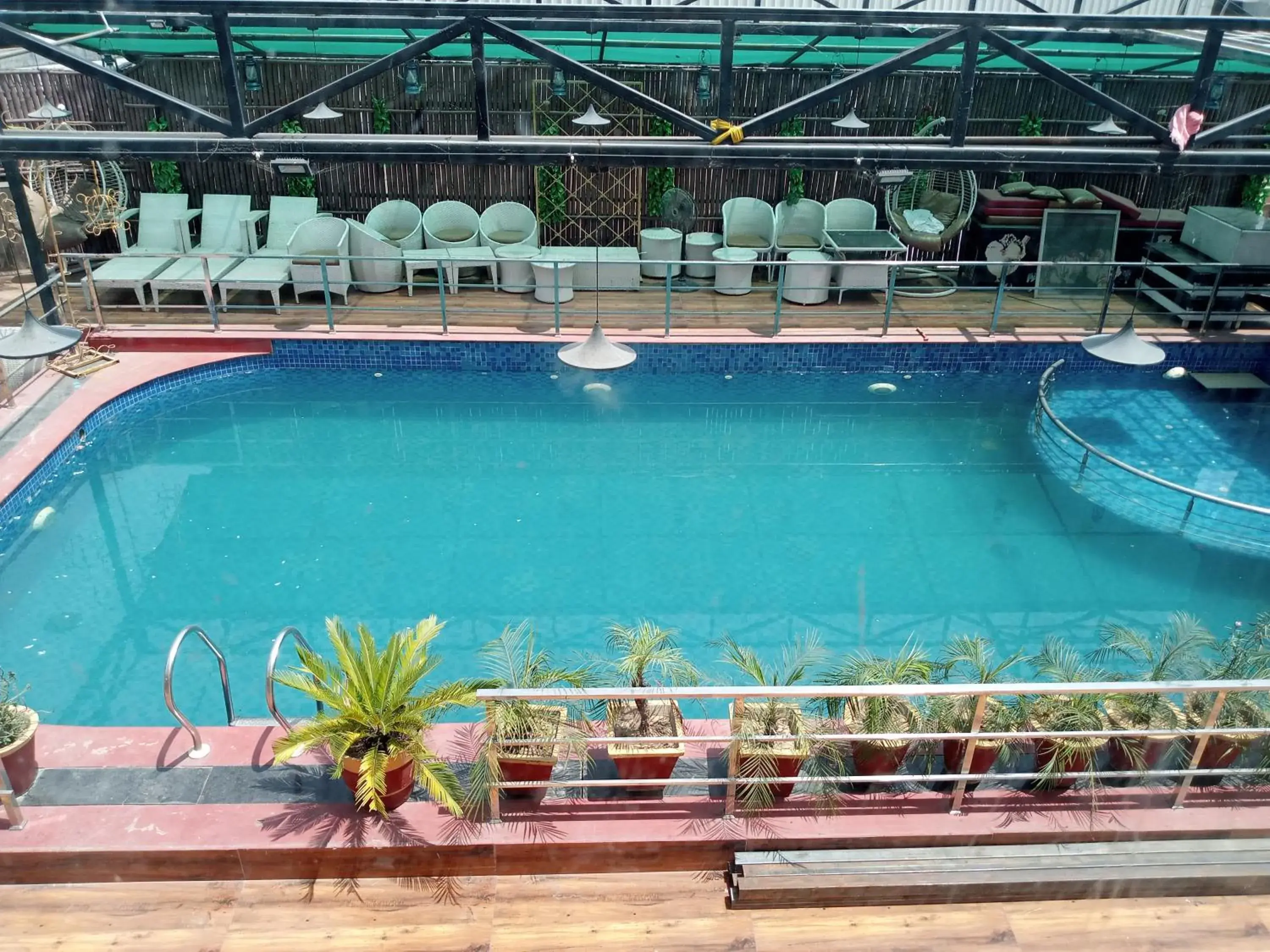 Swimming pool in Hotel 5 Flowers Ananta Elite Swimming pool in Hotel 5 Flowers Ananta Elite