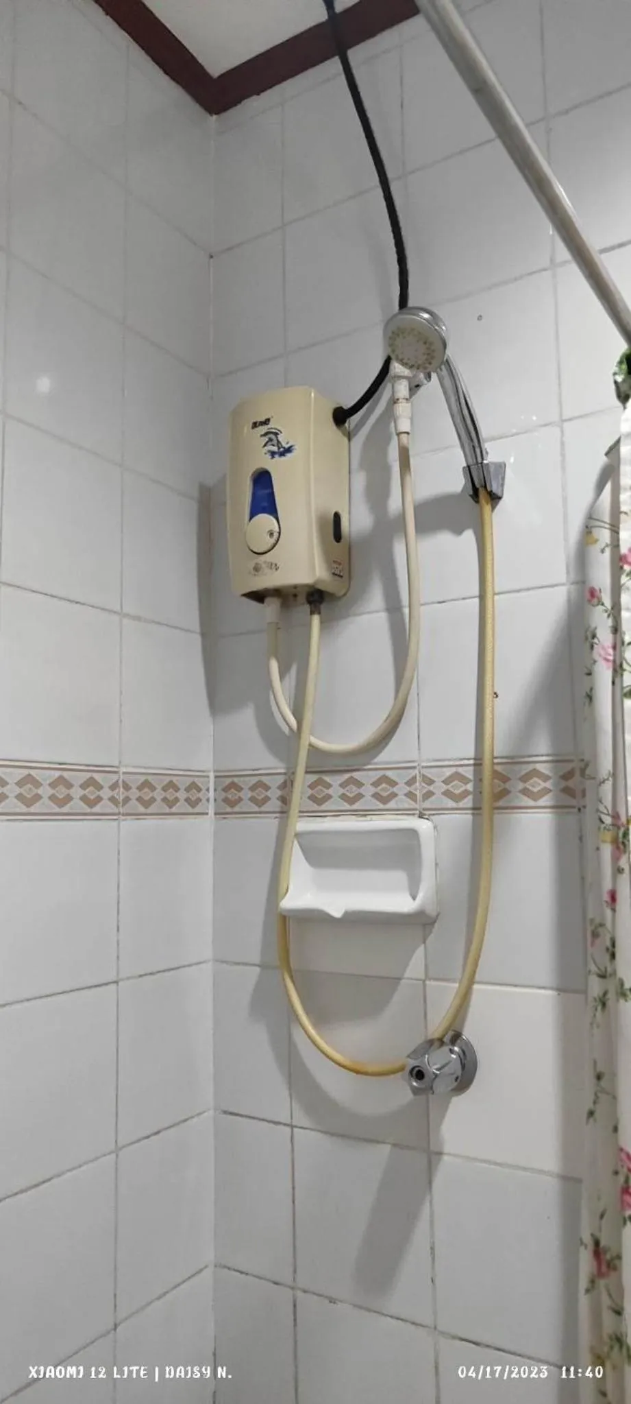 Shower in duck inn manila