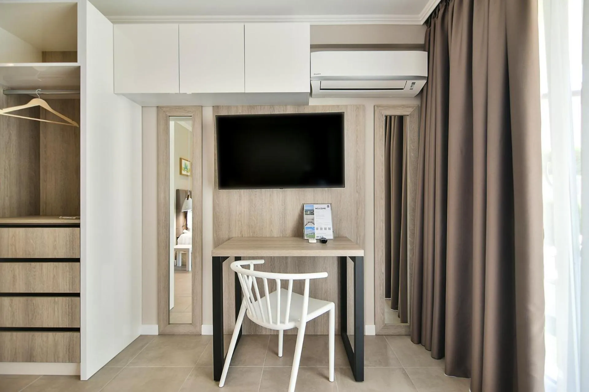 TV and multimedia in Sea lounge