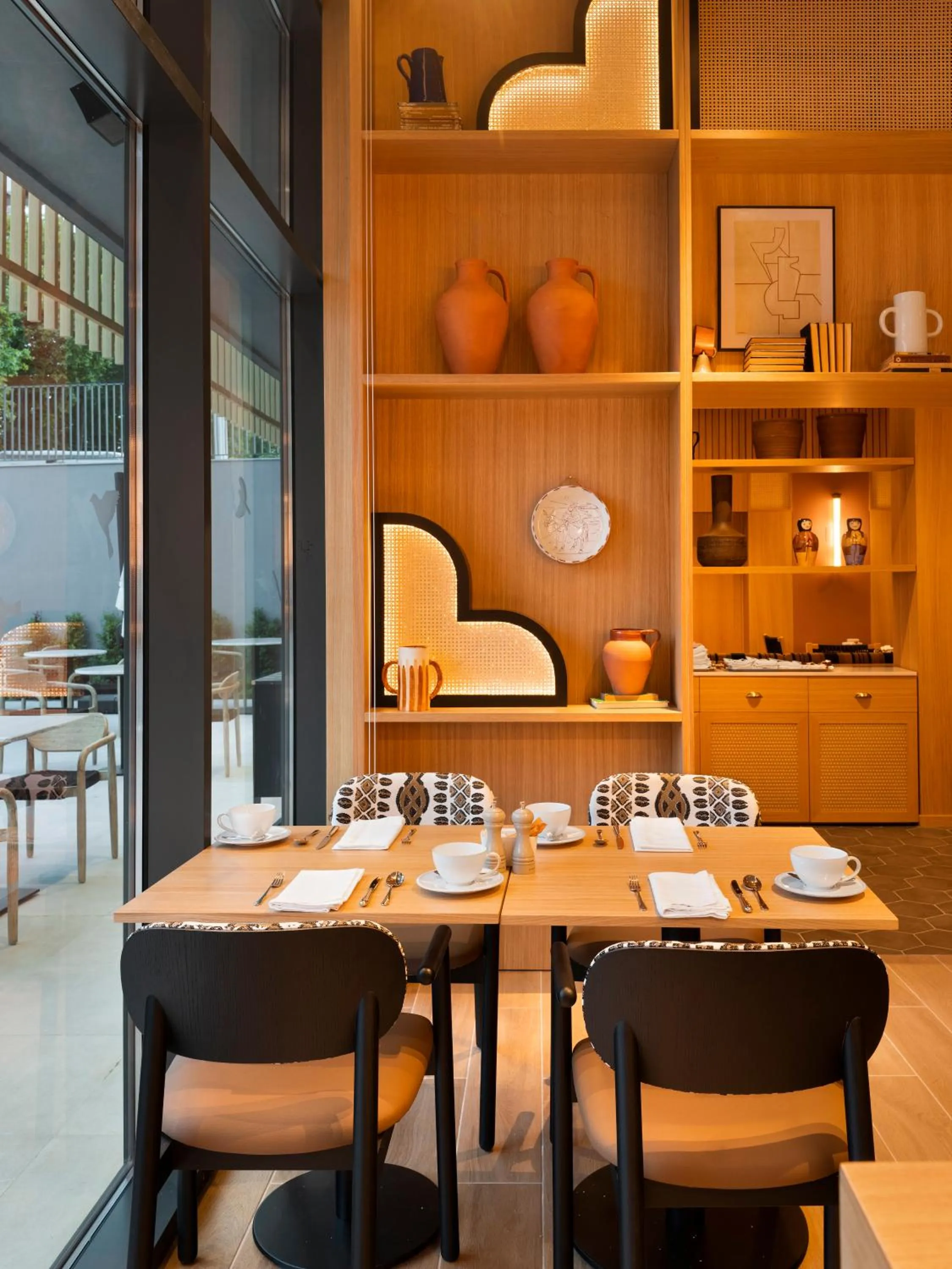 Restaurant/places to eat in Hilton Garden Inn Evora