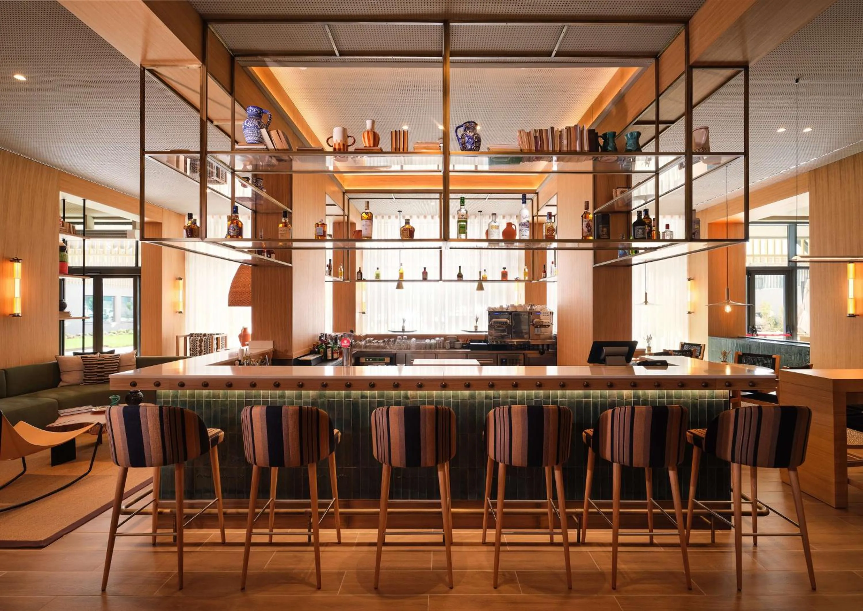 Lounge or bar in Hilton Garden Inn Evora